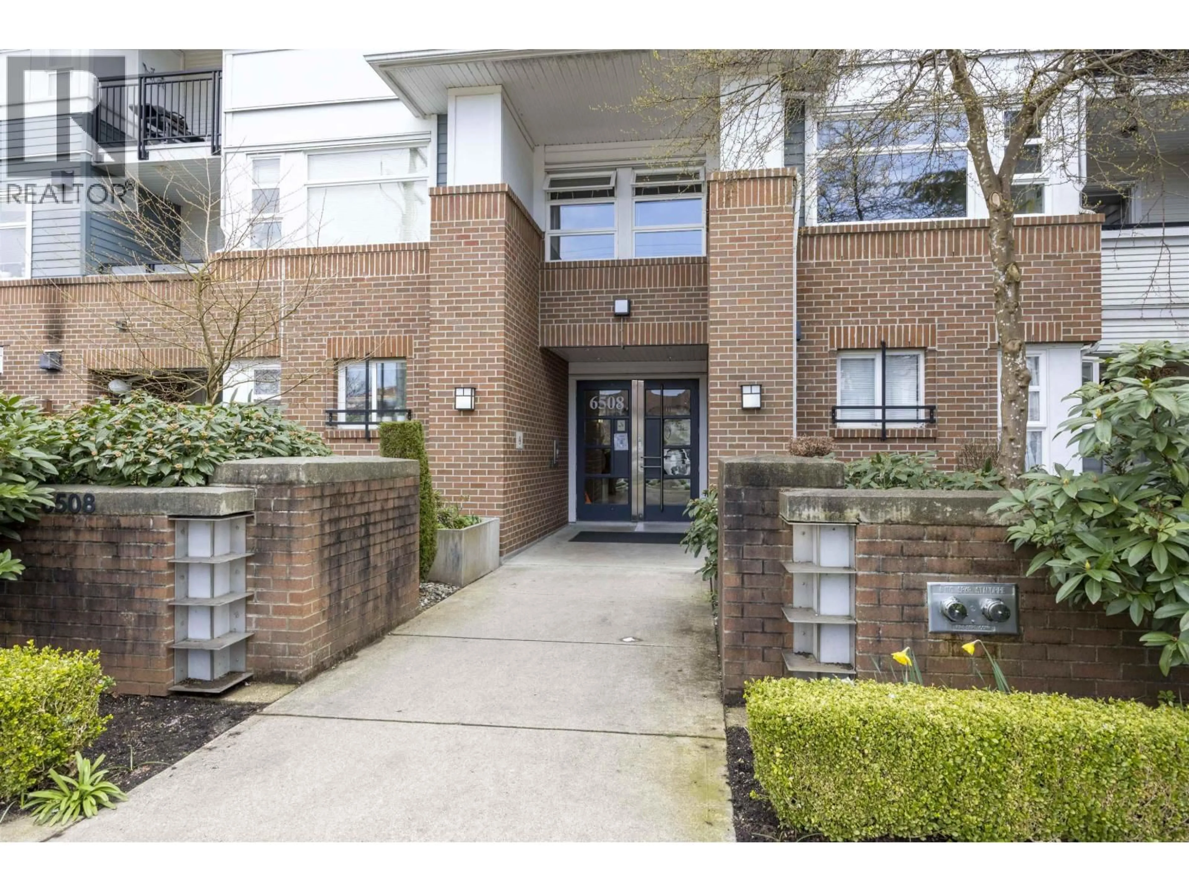 Unknown for 307 - 6508 DENBIGH AVENUE, Burnaby British Columbia V5H4W6