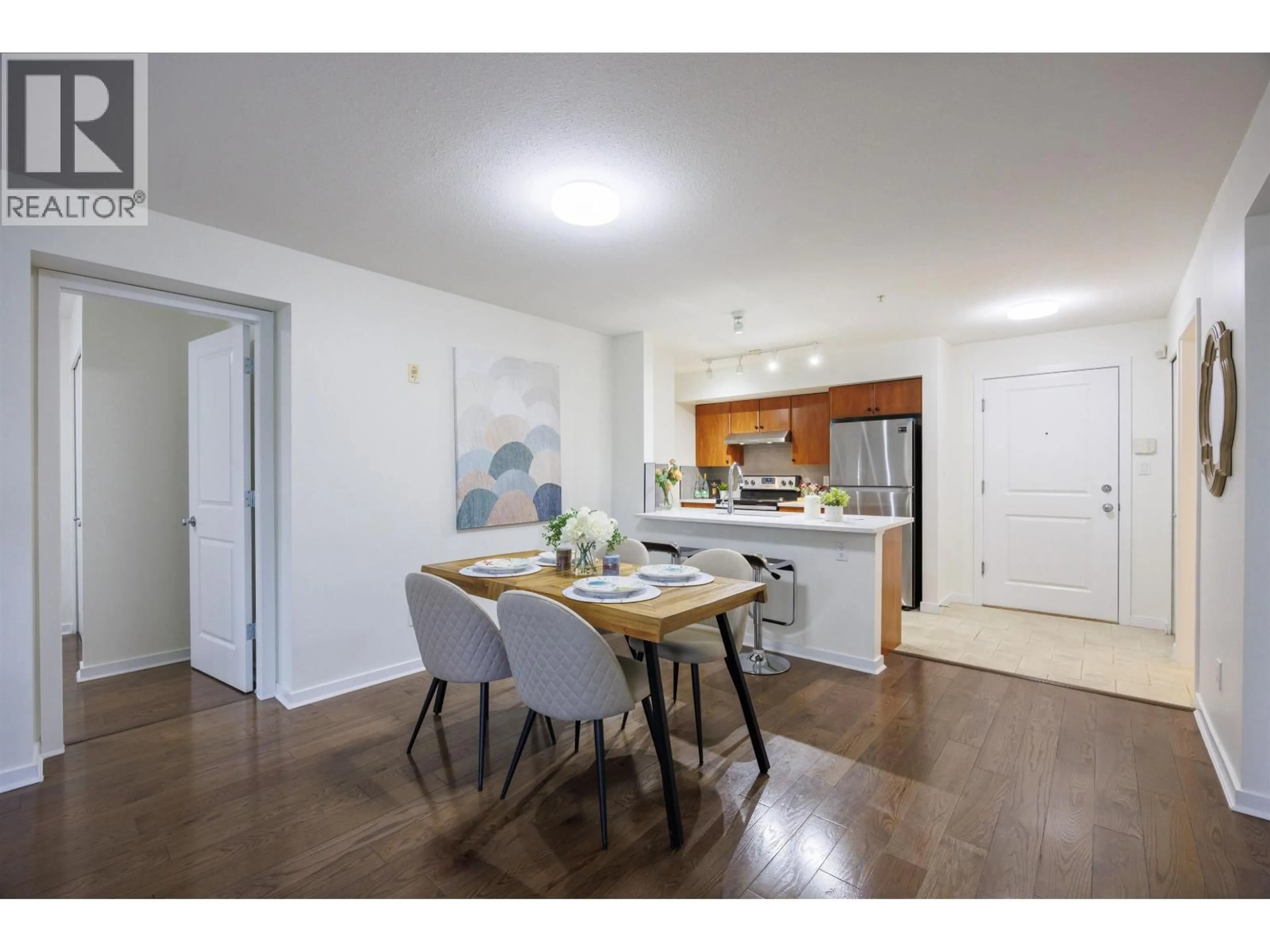 Unknown for 307 - 6508 DENBIGH AVENUE, Burnaby British Columbia V5H4W6