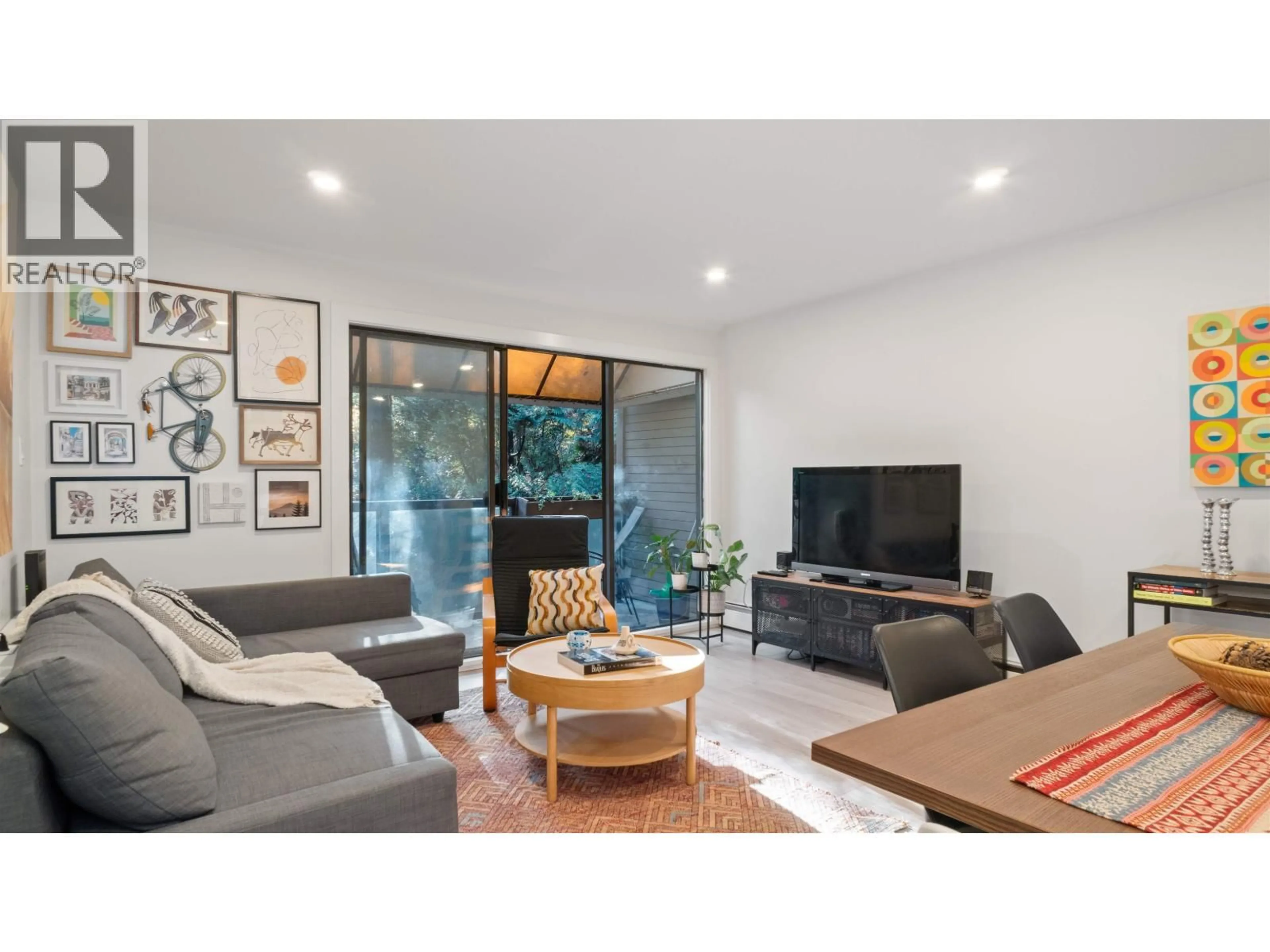 Living room with furniture, unknown for 318 - 1345 15TH AVENUE, Vancouver British Columbia V6H3R3