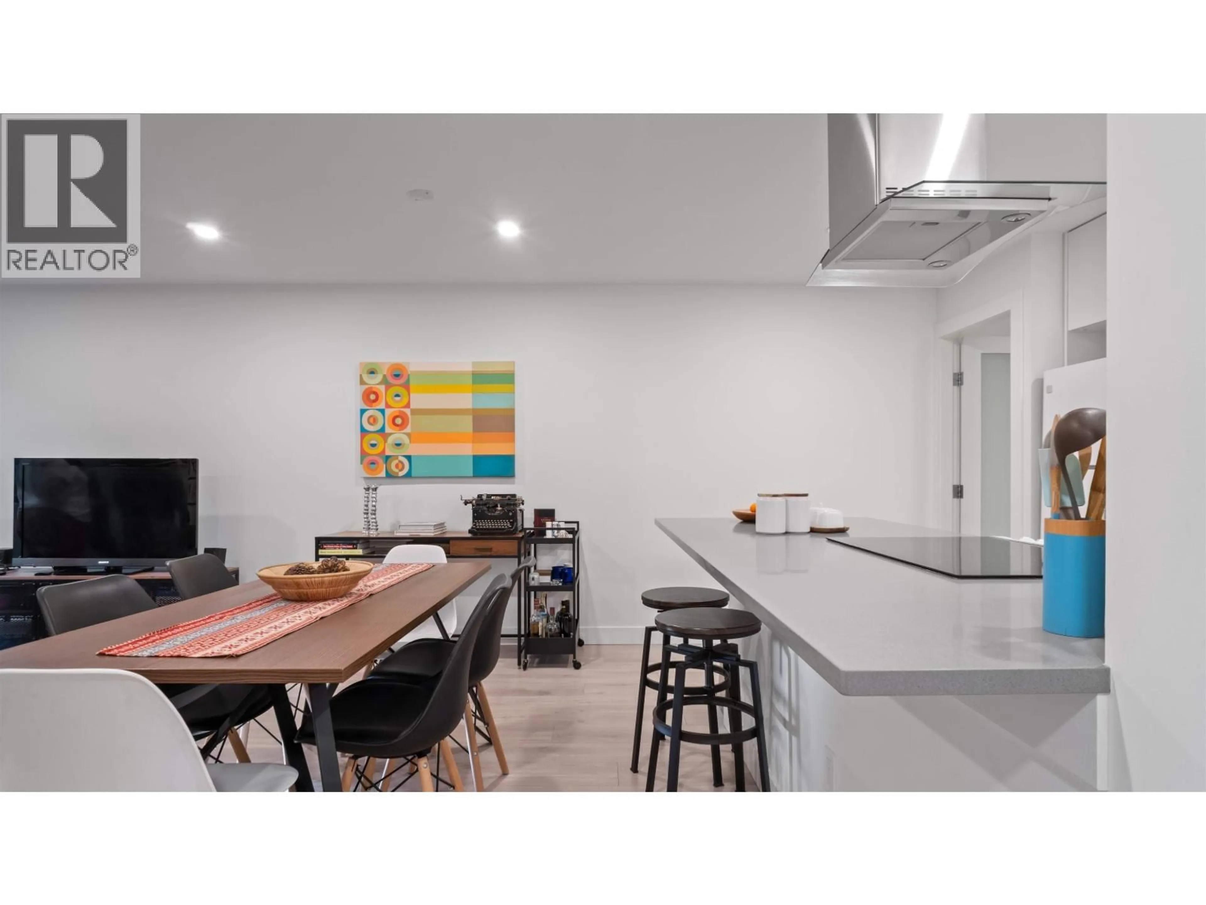 Unknown for 318 - 1345 15TH AVENUE, Vancouver British Columbia V6H3R3