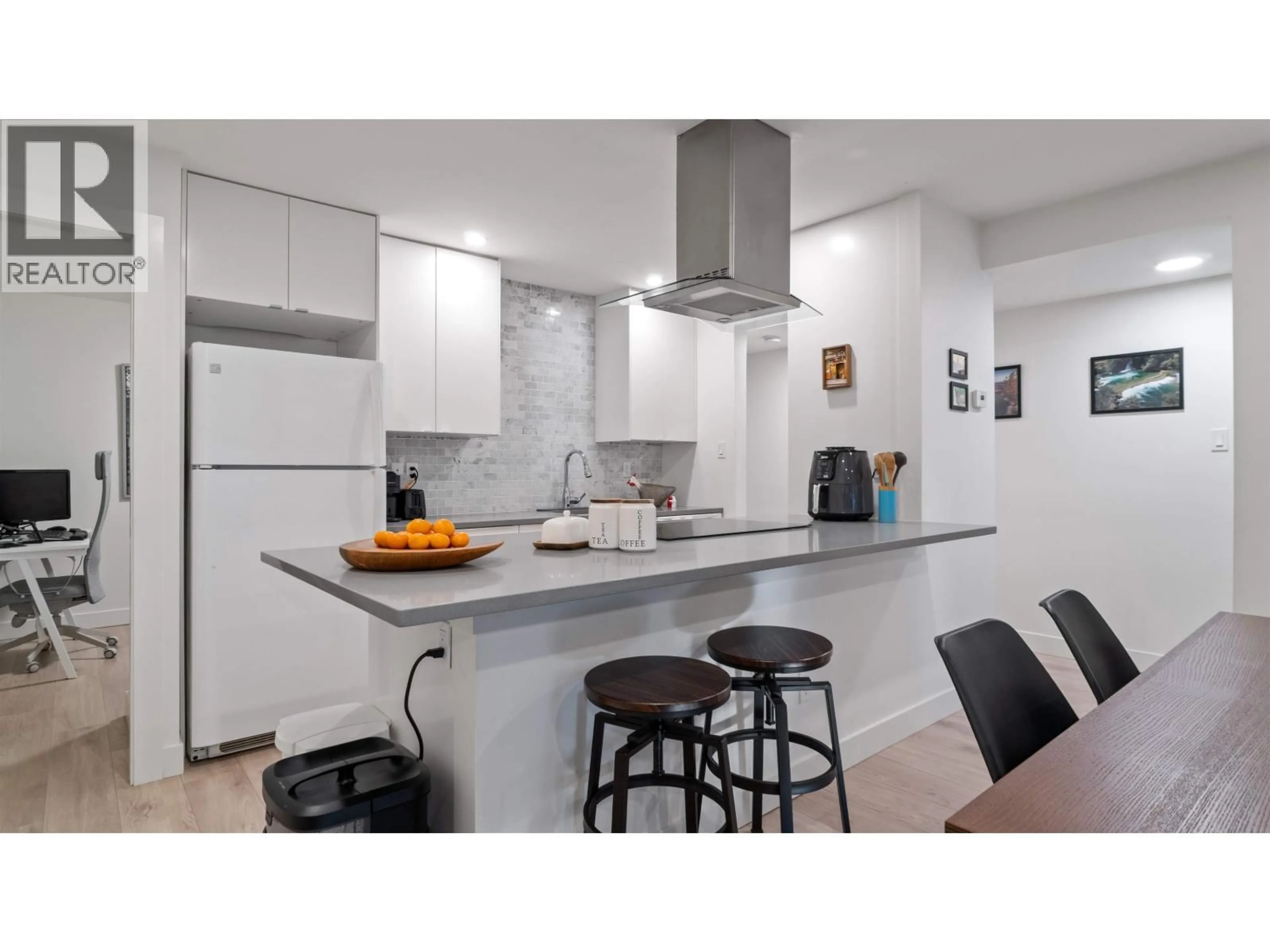 Standard kitchen, unknown for 318 - 1345 15TH AVENUE, Vancouver British Columbia V6H3R3