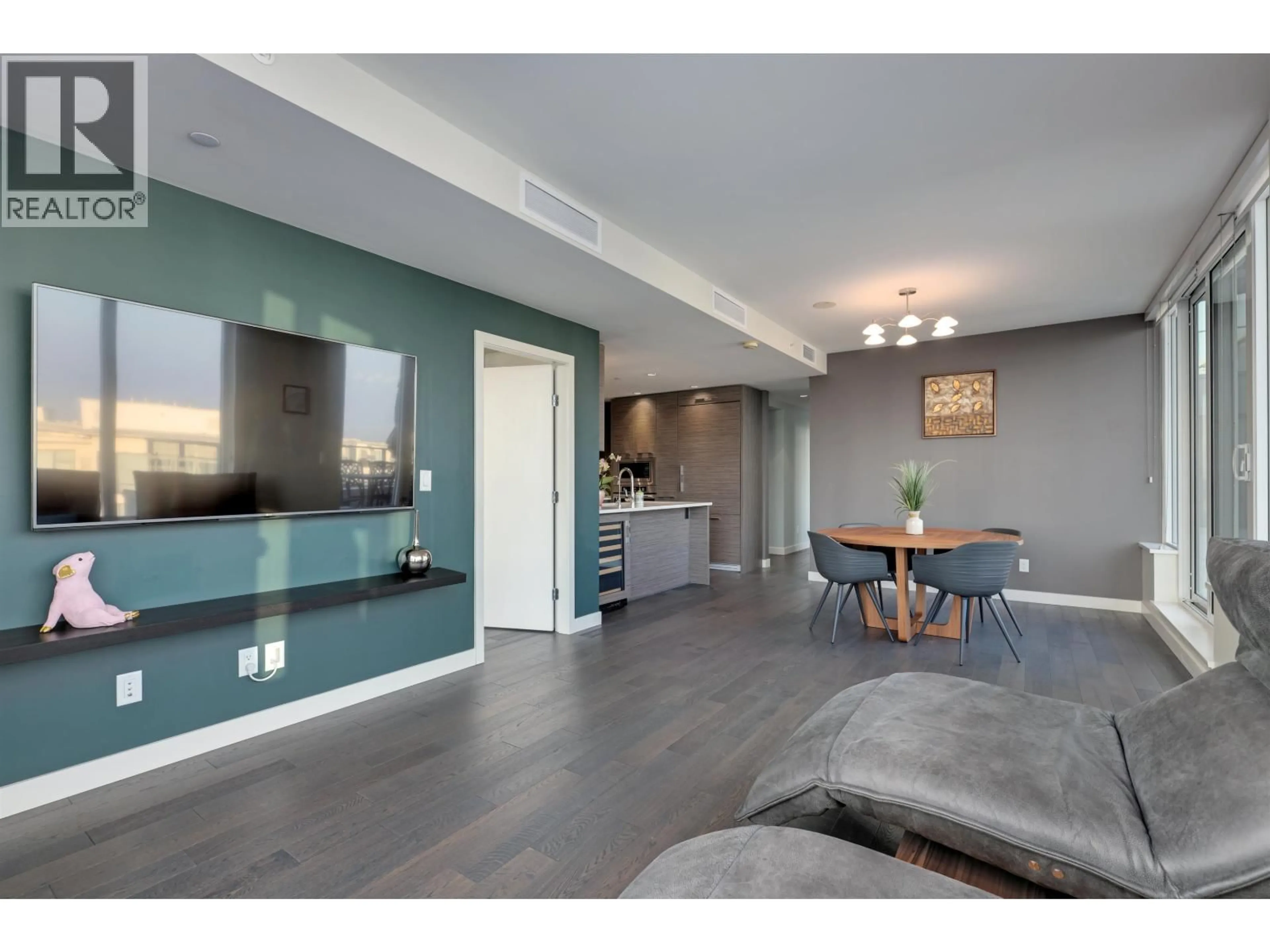 Open concept kitchen, unknown for 1801 - 7488 LANSDOWNE ROAD, Richmond British Columbia V7C0B9