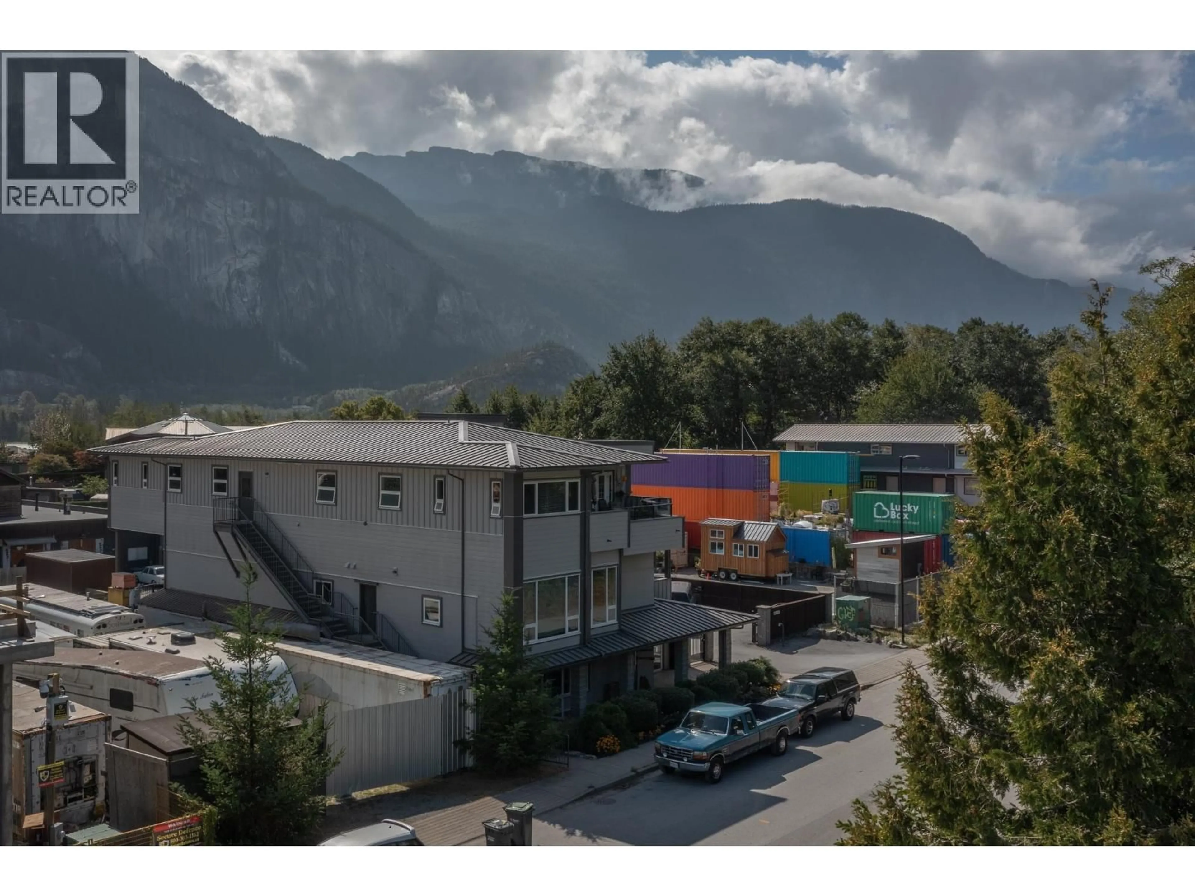 A pic from outside/outdoor area/front of a property/back of a property/a pic from drone, mountain view for 37718 & - 37738 THIRD AVENUE, Squamish British Columbia V8B1C3