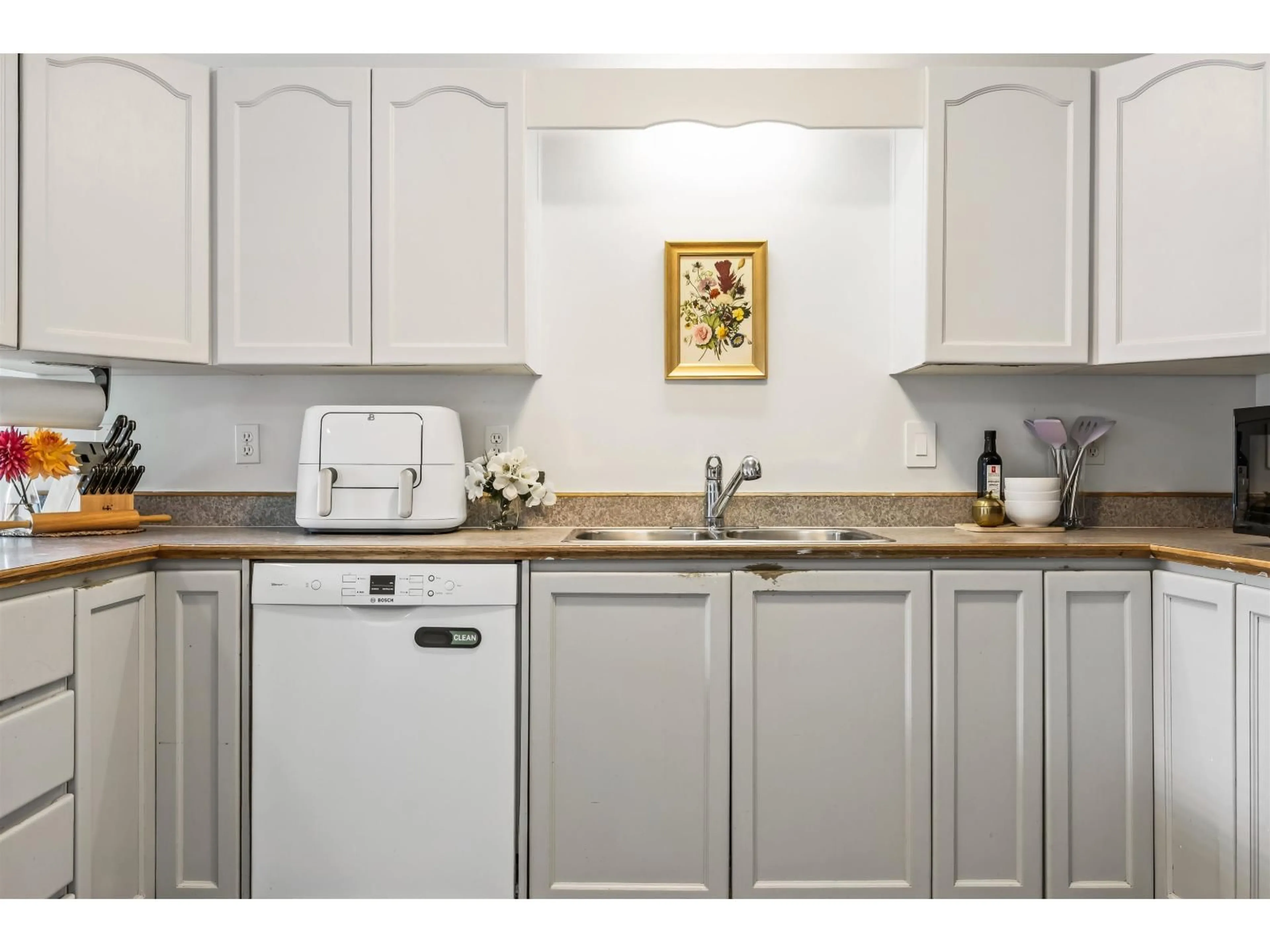 Standard kitchen, unknown for 5 - 46735 YALE ROAD, Chilliwack British Columbia V2P2S3