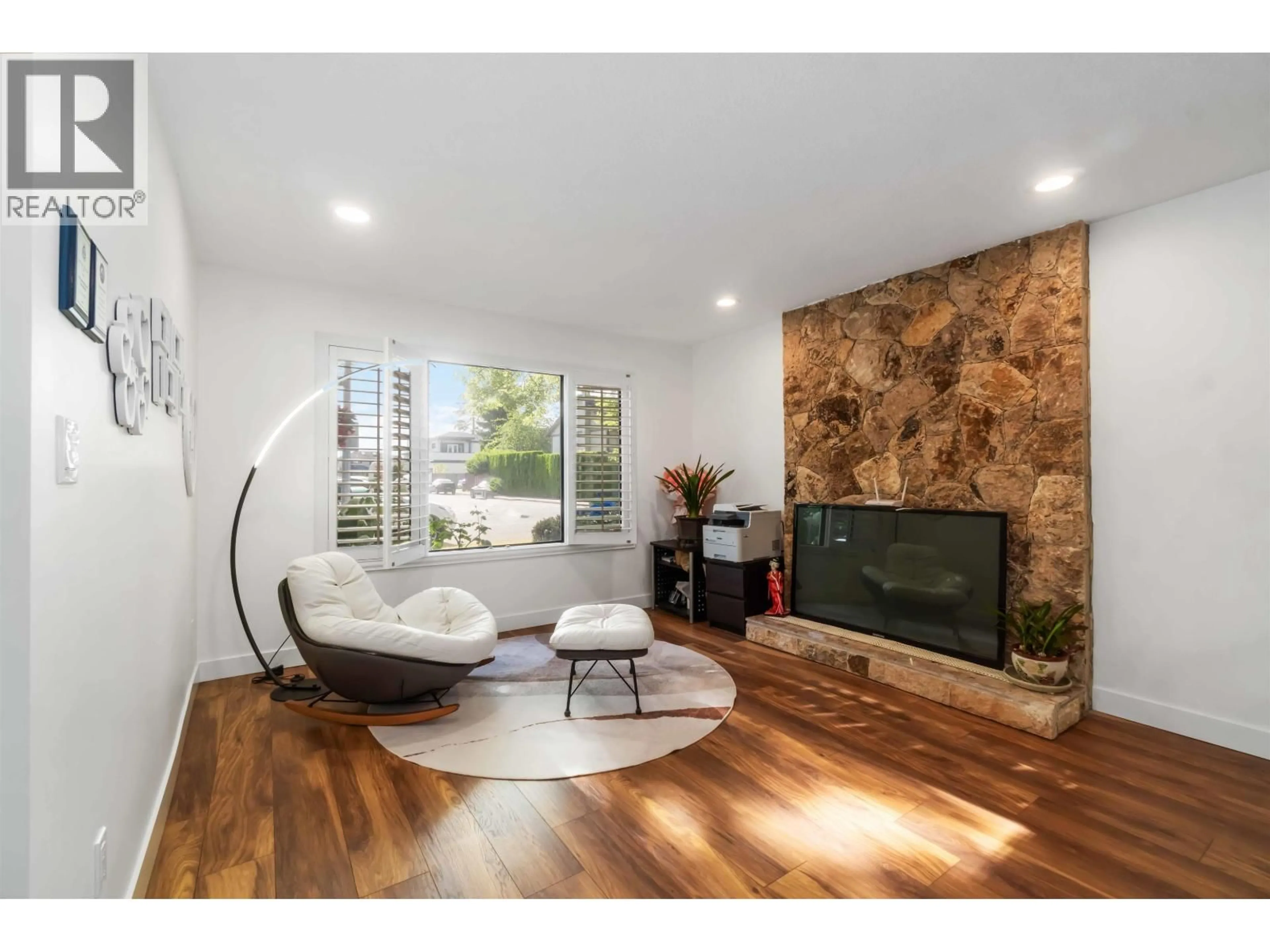 Living room with furniture, unknown for 10520 YARMISH DRIVE, Richmond British Columbia V7E5E7