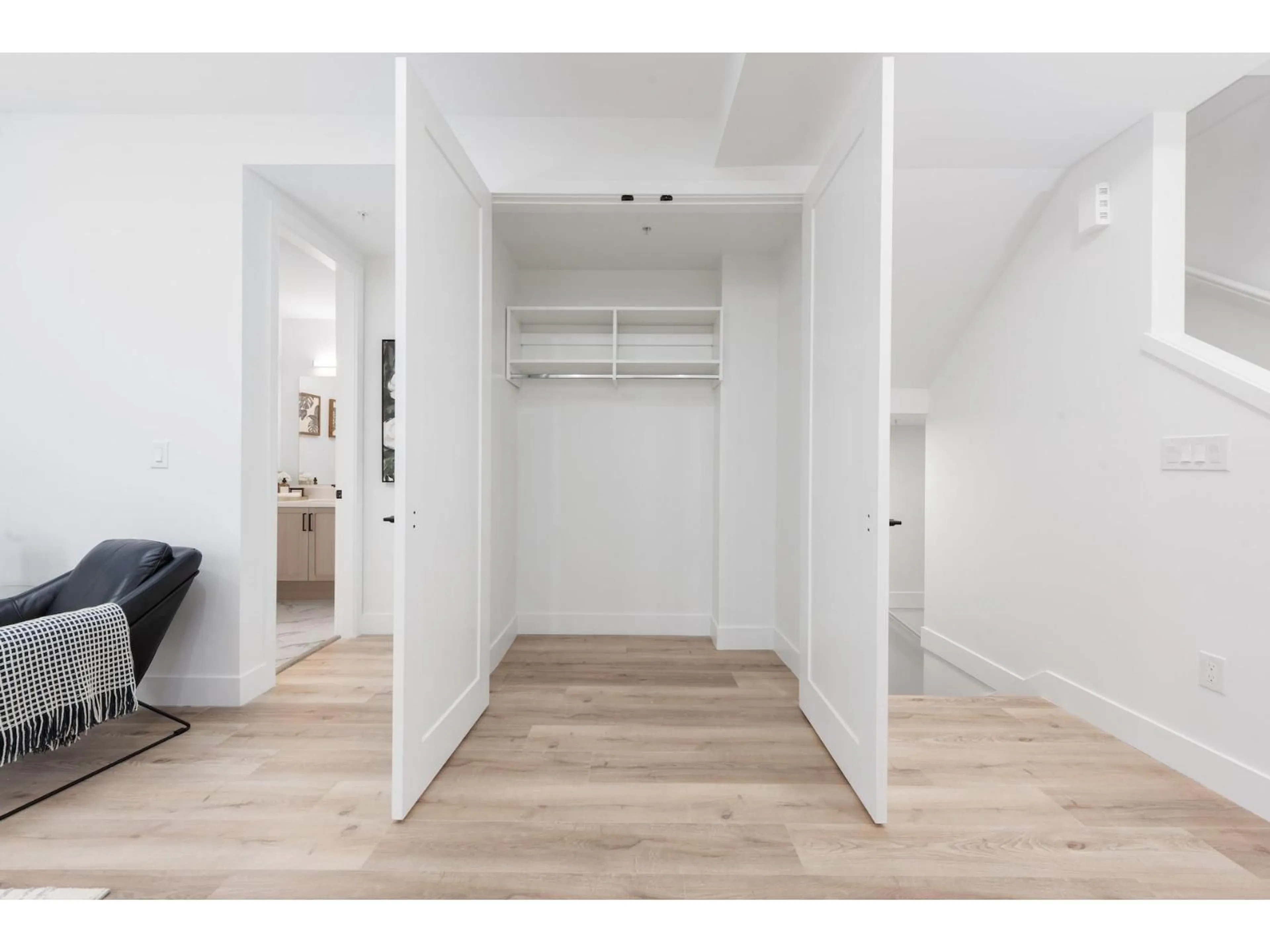 Indoor entryway for 49 - 20763 76 AVENUE, Langley British Columbia V2Y3N8