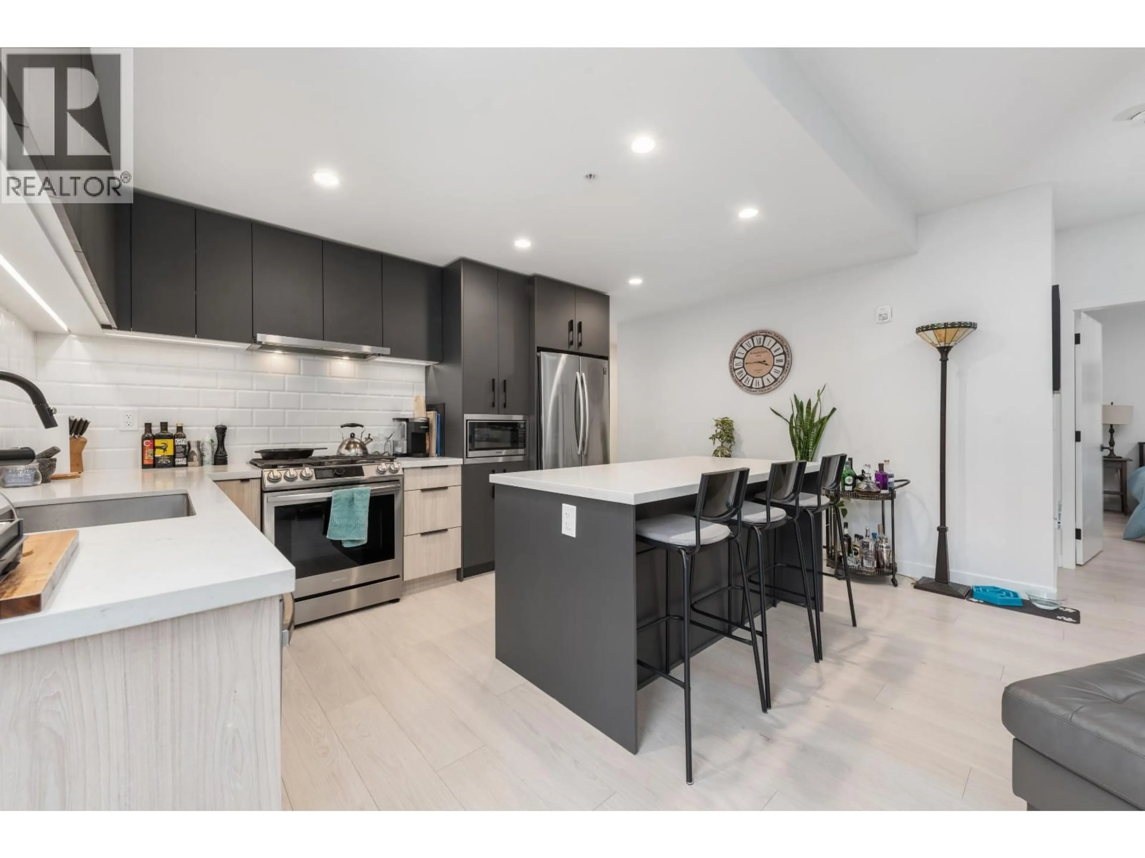 Open concept kitchen, unknown for 407 - 3018 ST. GEORGE STREET, Port Moody British Columbia V3H0L4