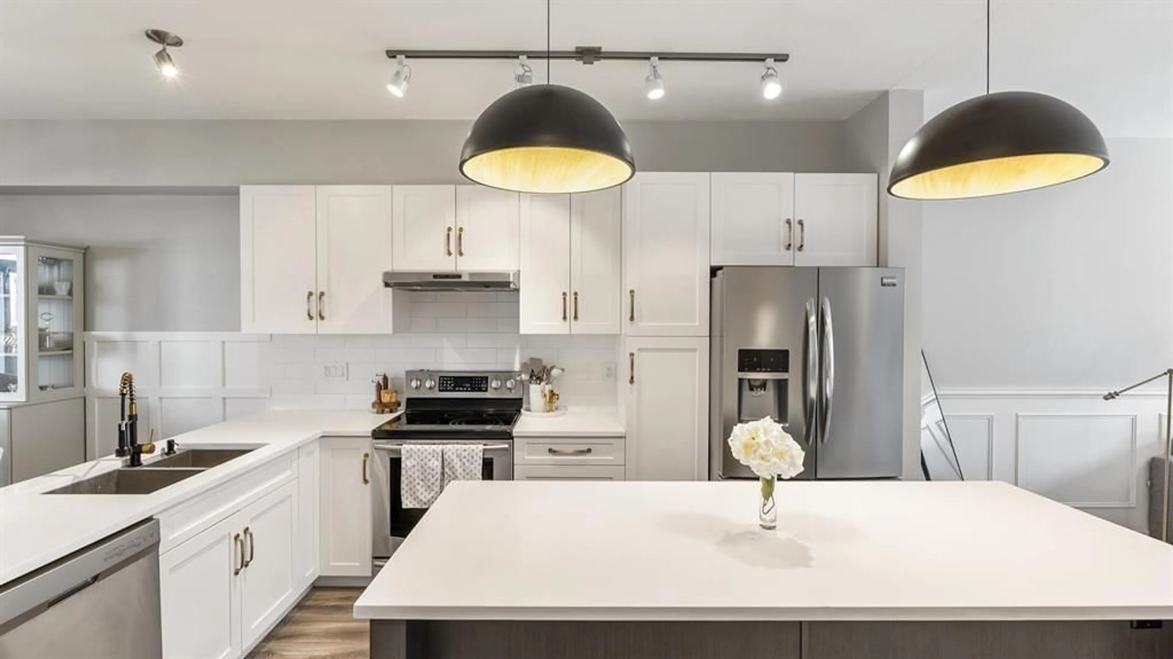 Contemporary kitchen, unknown for 6 - 14905 60 AVENUE, Surrey British Columbia V3S1R8