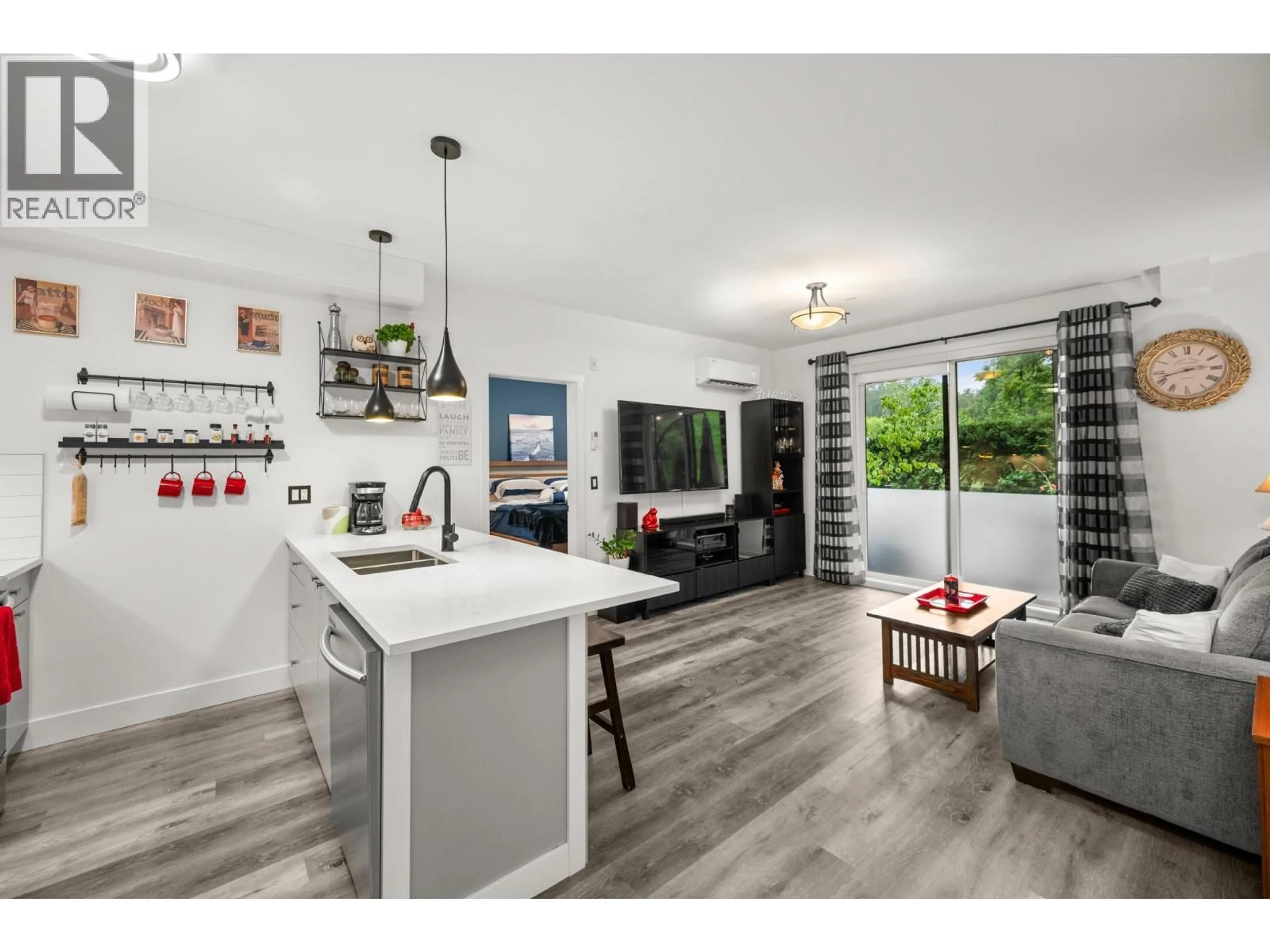 Open concept kitchen, unknown for 113 - 12320 222 STREET, Maple Ridge British Columbia V2X4K8