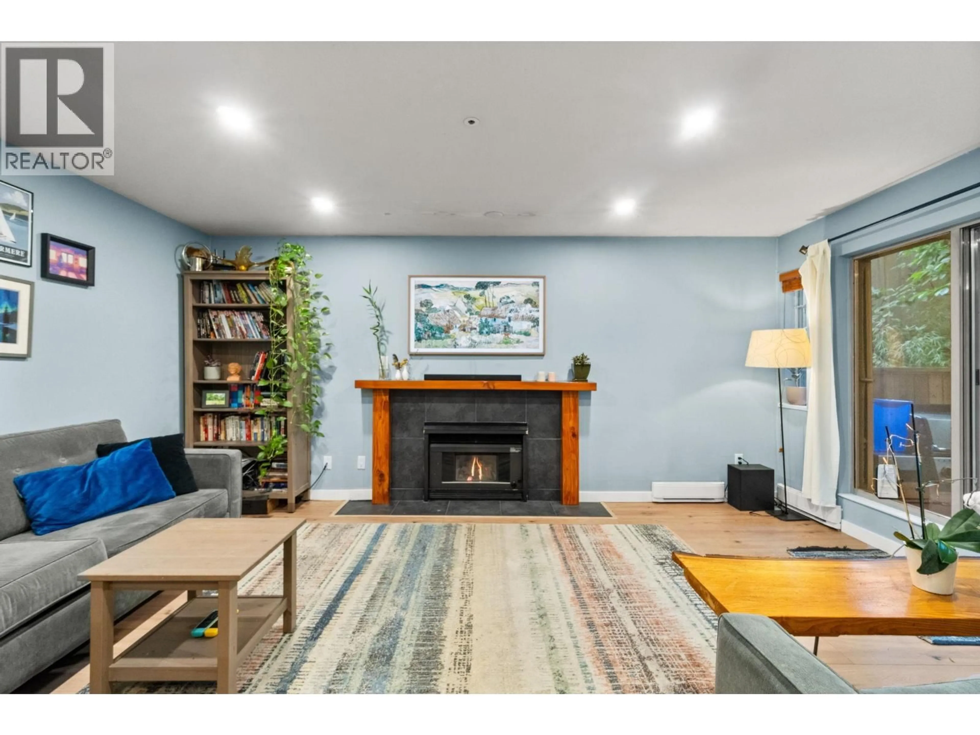 Living room with furniture, unknown for 102 - 1689 4TH AVENUE, Vancouver British Columbia V5N1J7