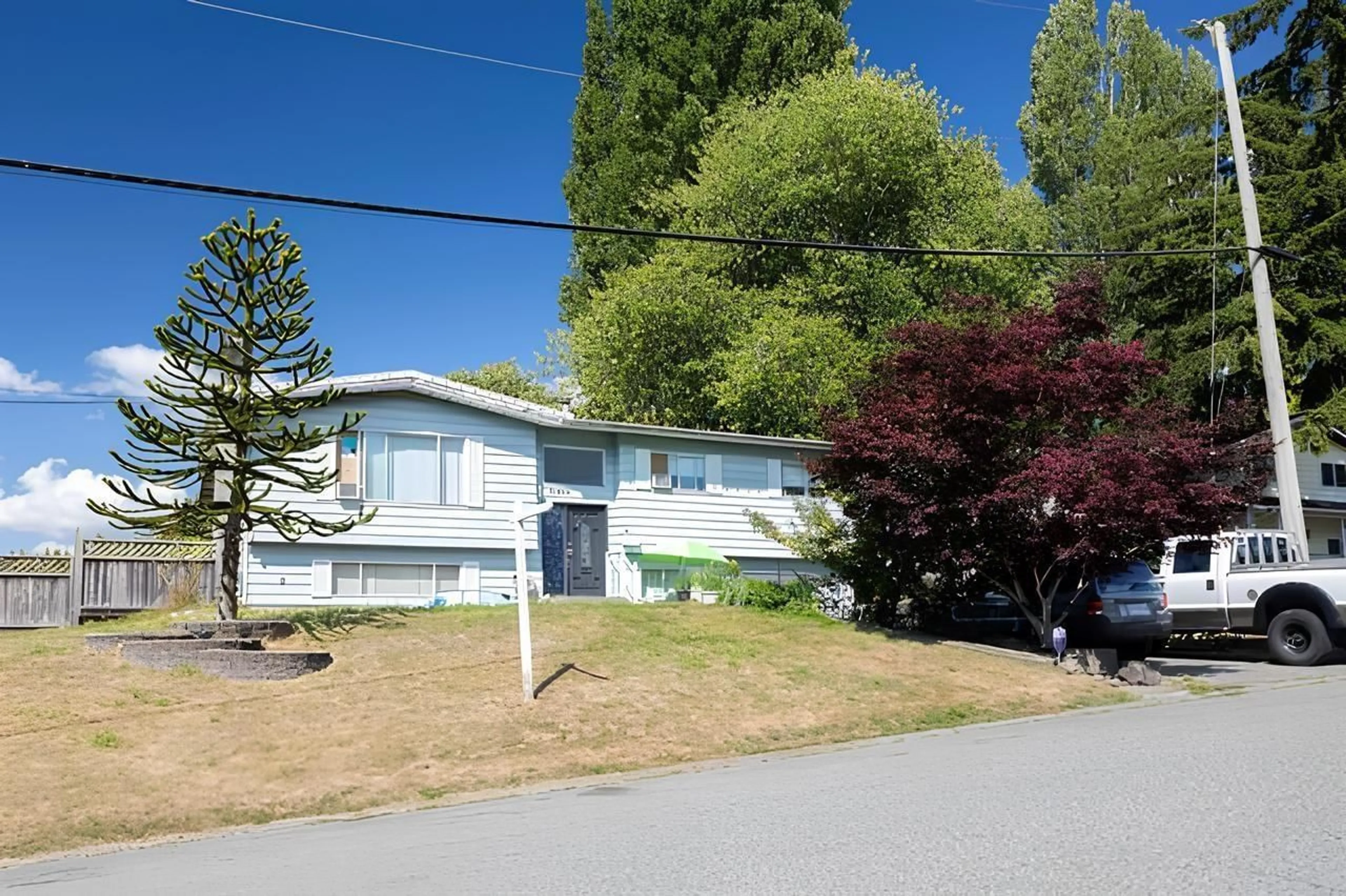 Home with vinyl exterior material, street for 31465 AEROLANE AVENUE, Abbotsford British Columbia V2T4B5