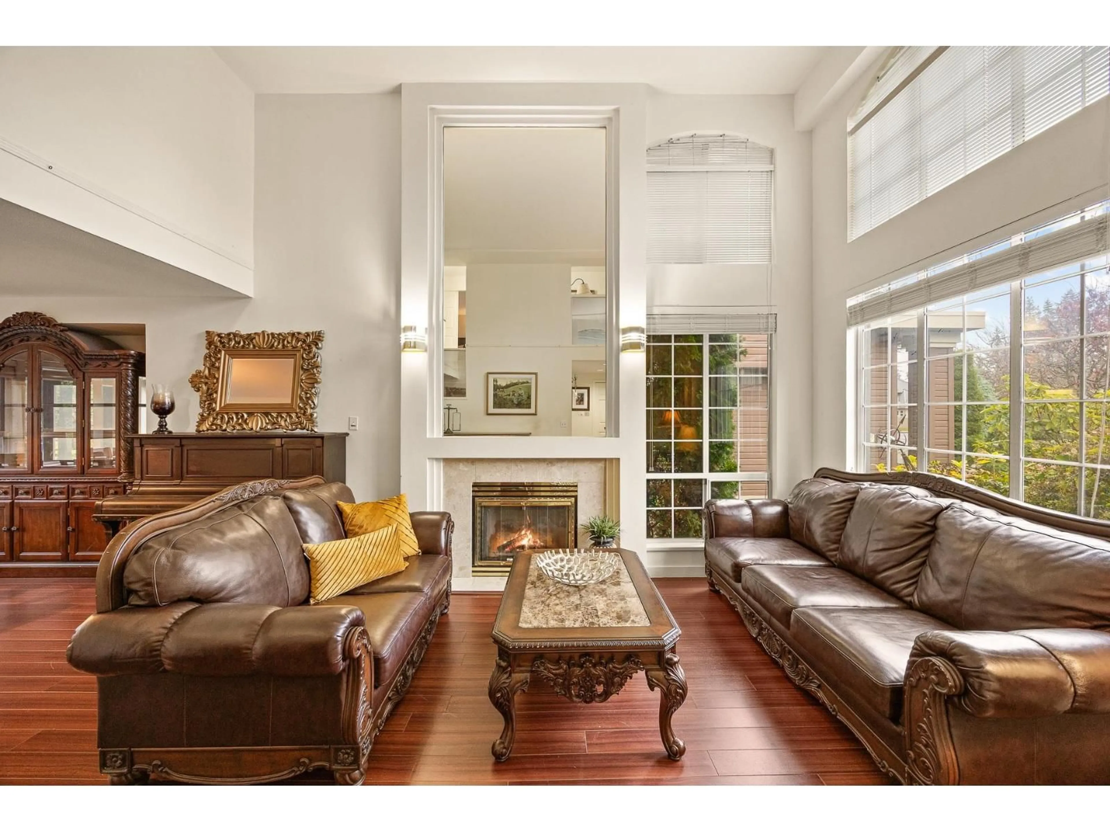 Living room with furniture, unknown for 14969 24A AVENUE, Surrey British Columbia V4P1N9