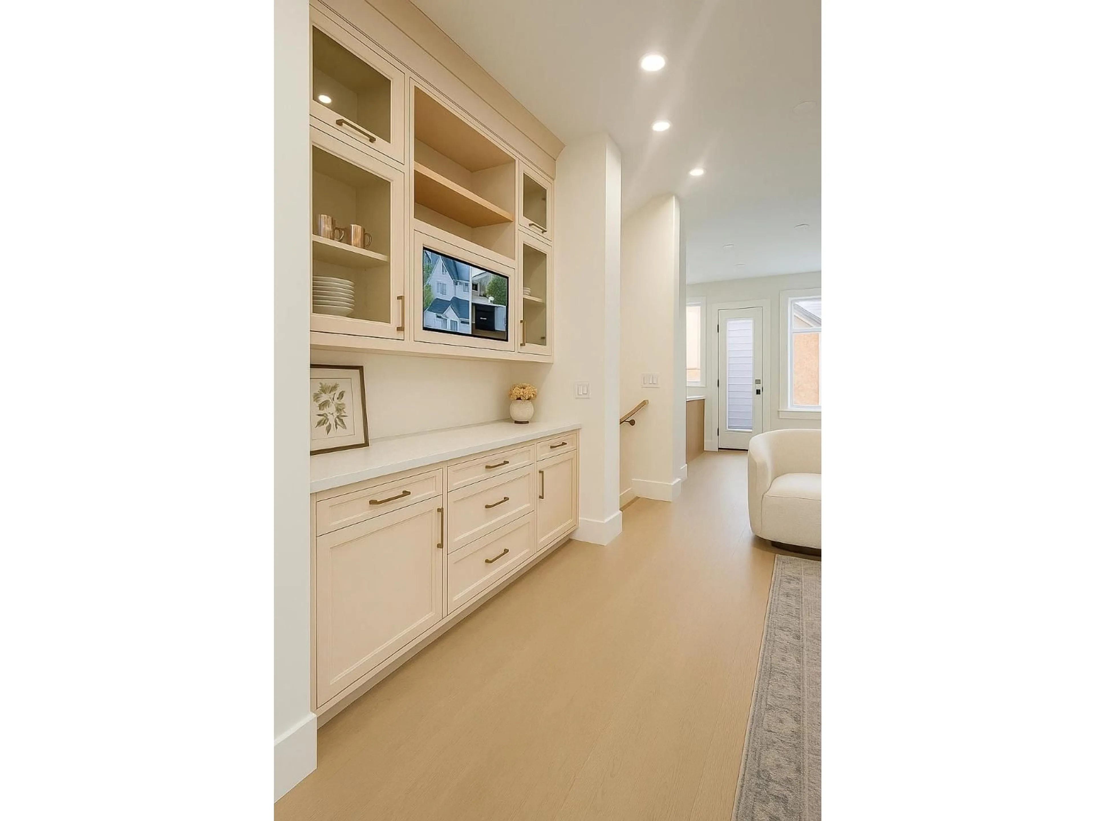 Open concept kitchen, ceramic/tile floor for 7265 192A STREET, Surrey British Columbia V4N5Y3