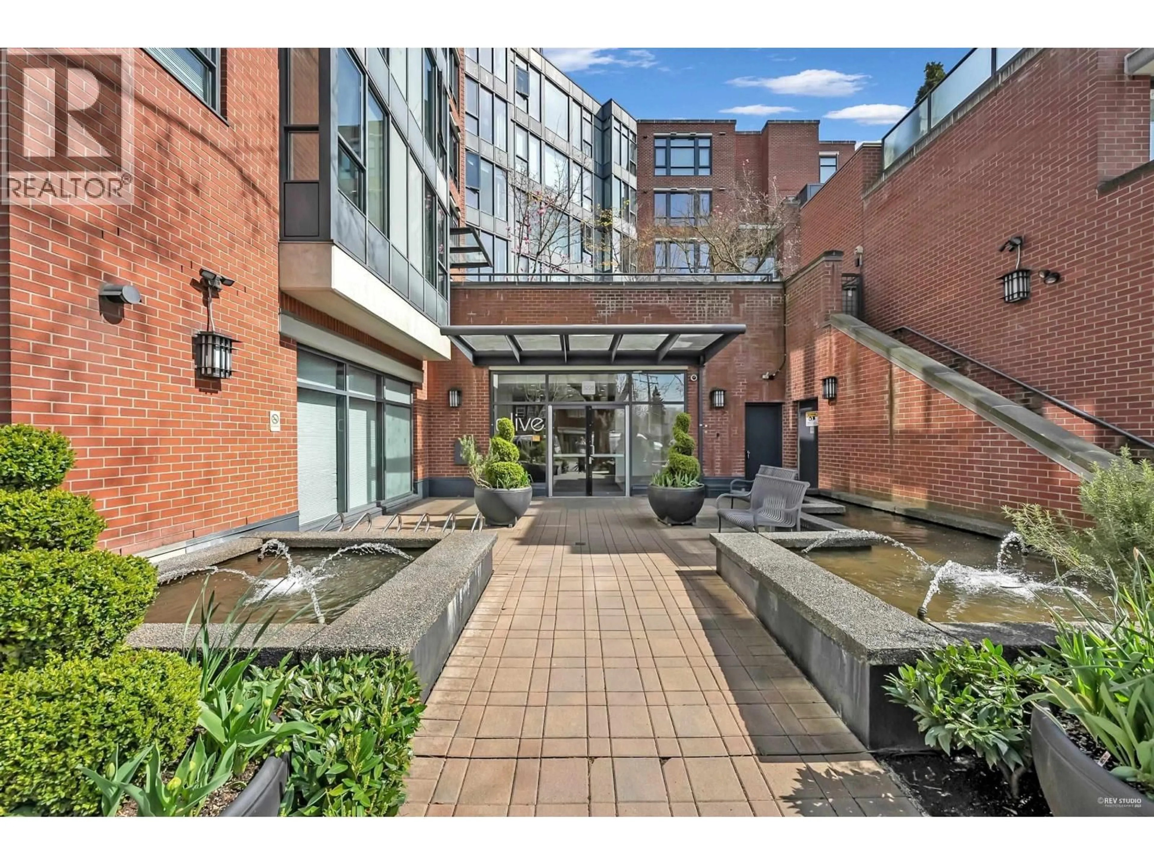 Indoor foyer for 206 - 3228 TUPPER STREET, Vancouver British Columbia V5Z4S7