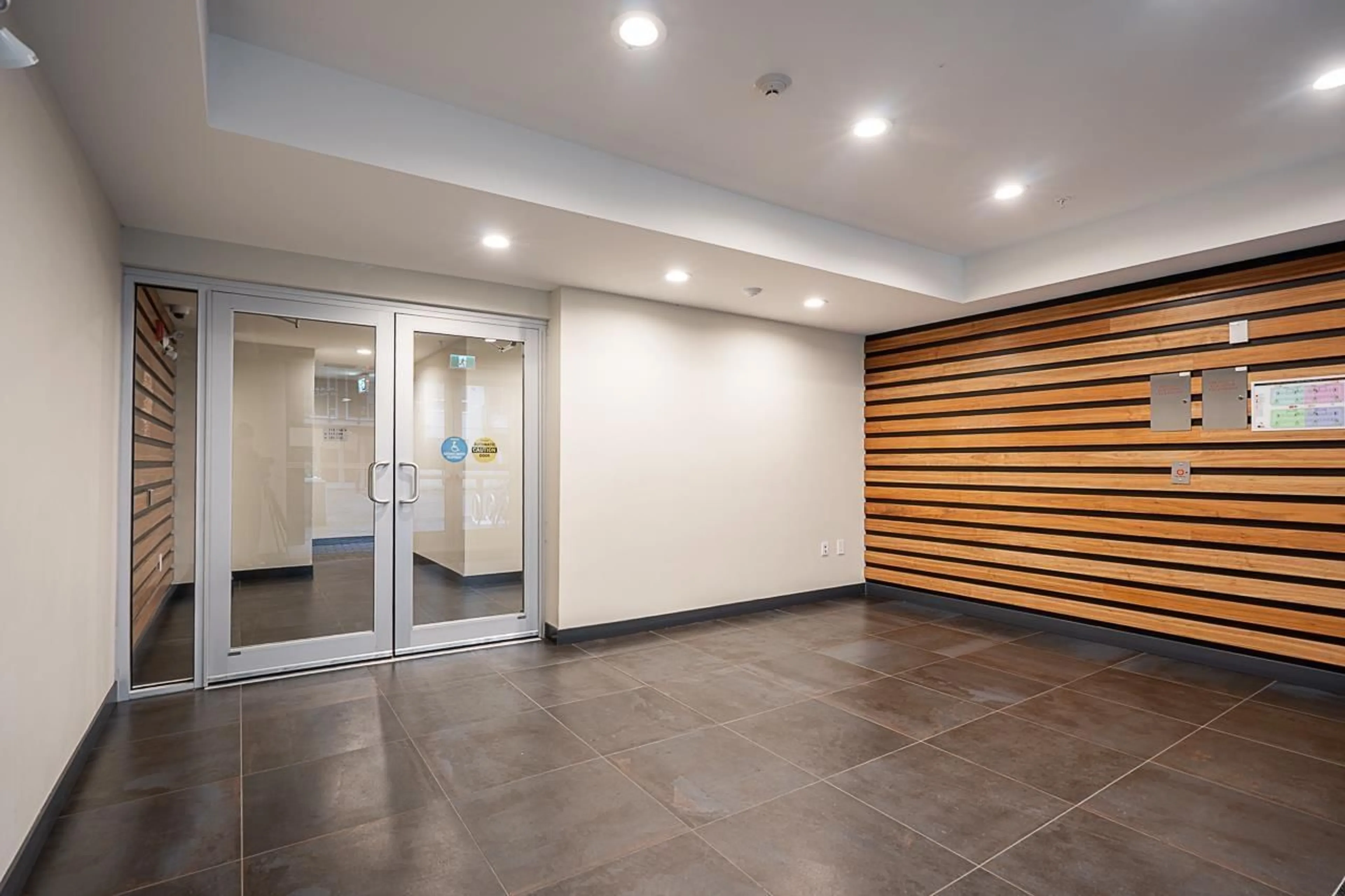 Indoor foyer for A615 - 20834 80 AVENUE, Langley British Columbia V2Y3M4