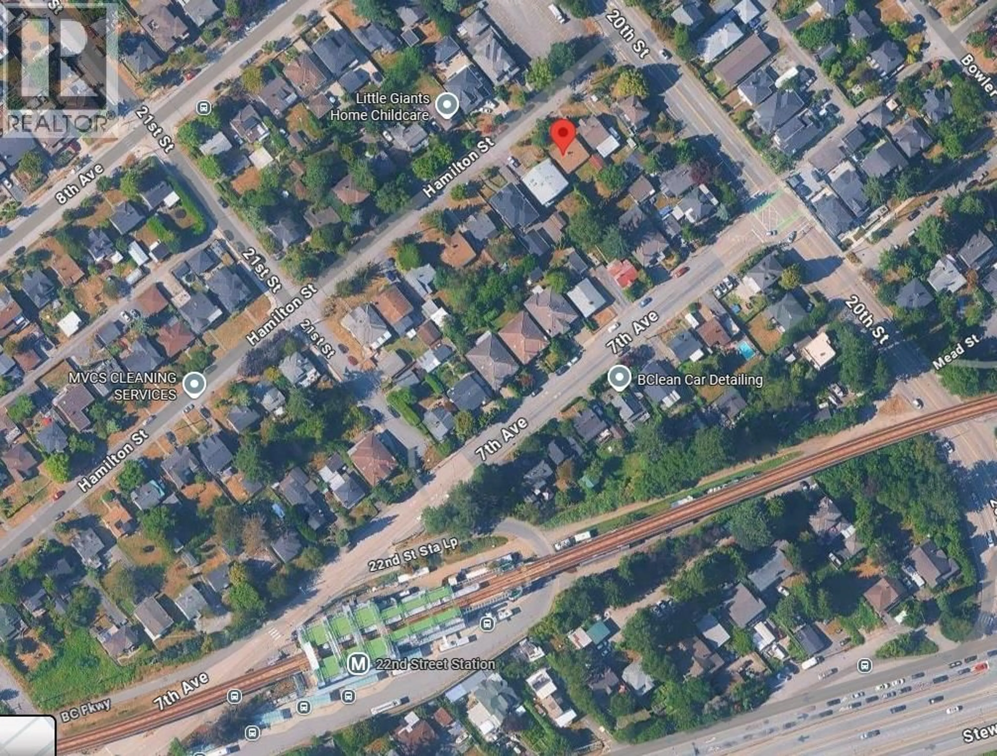 A pic from outside/outdoor area/front of a property/back of a property/a pic from drone, street for 2006 HAMILTON STREET, New Westminster British Columbia V3M2P6