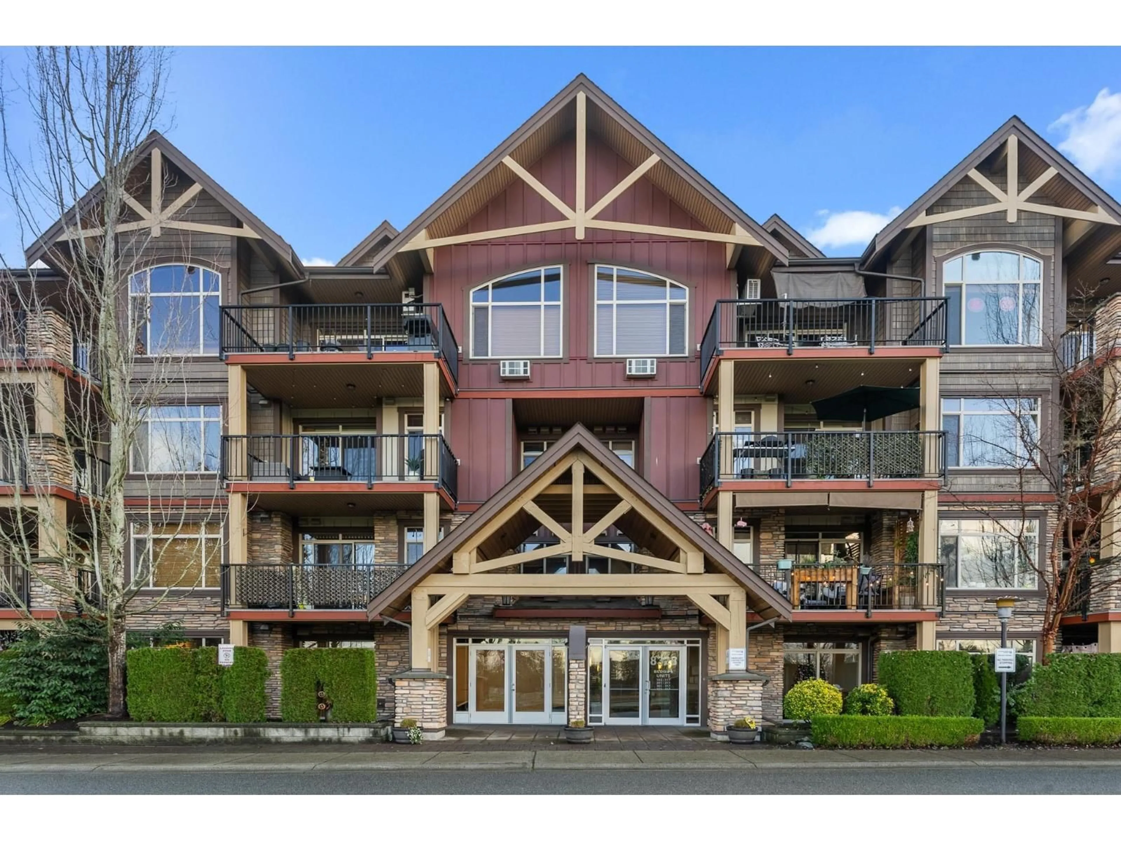 Indoor foyer for 216 - 8328 207A STREET, Langley British Columbia V2Y0K5