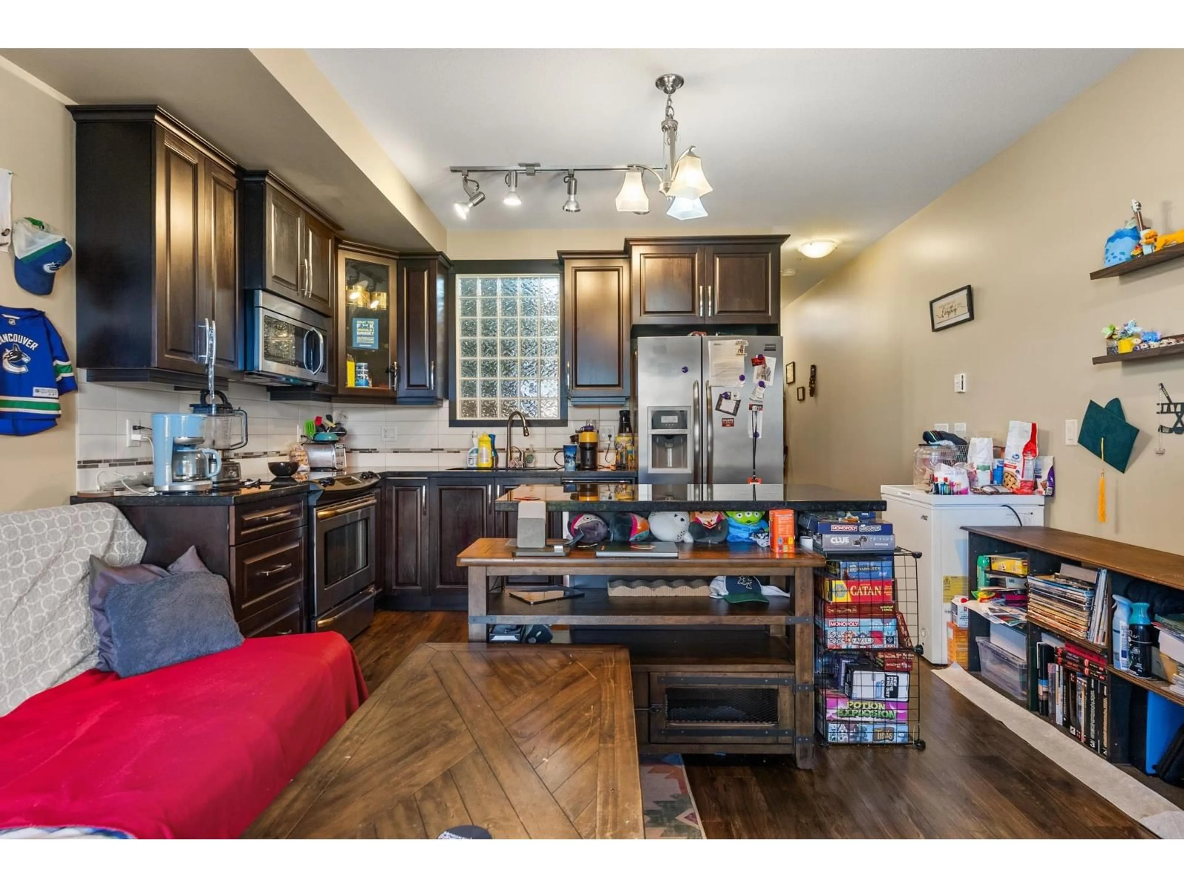 Open concept kitchen, wood/laminate floor for 216 - 8328 207A STREET, Langley British Columbia V2Y0K5