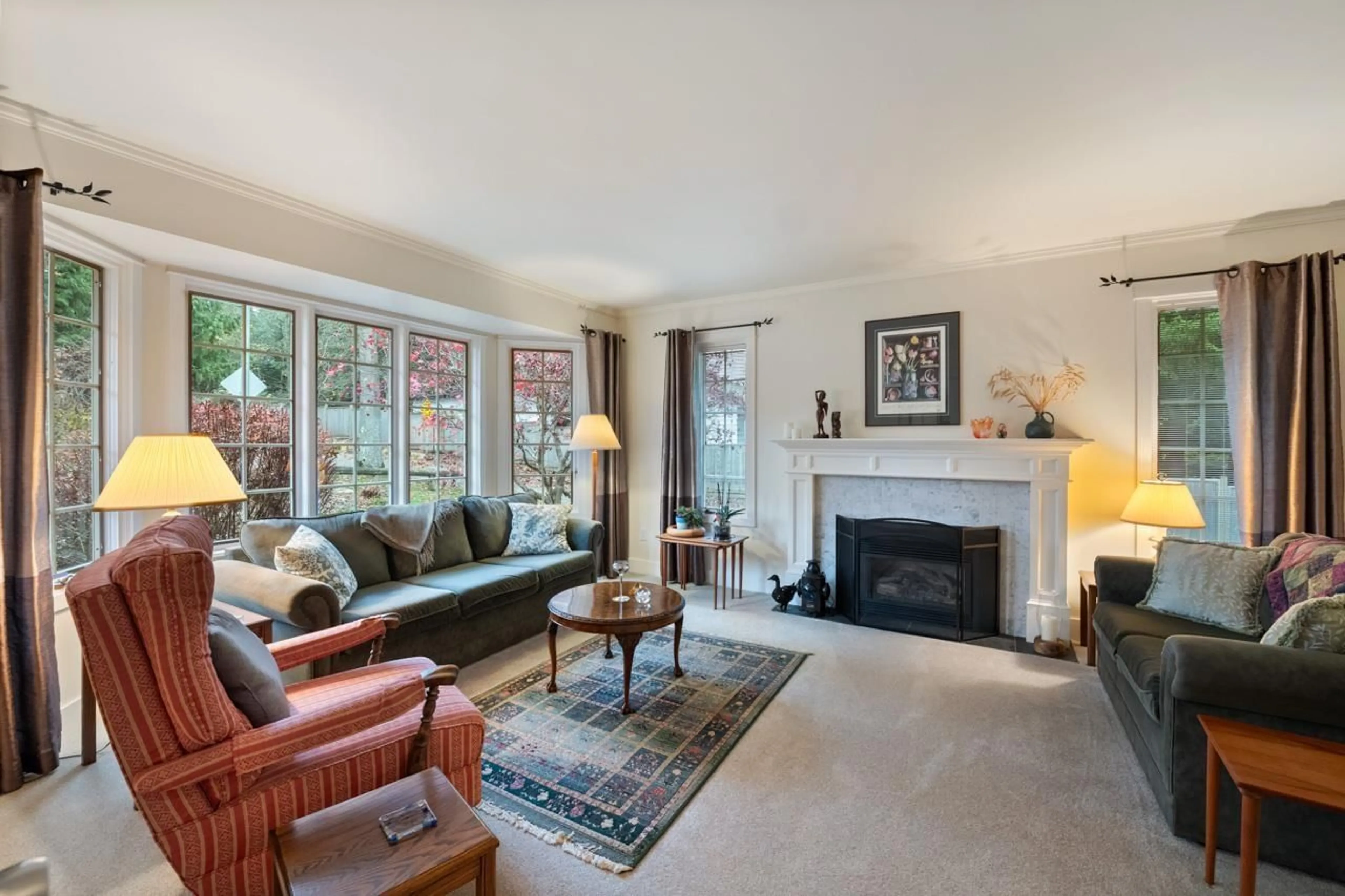 Living room with furniture, unknown for 1711 126 STREET, Surrey British Columbia V4A9N6