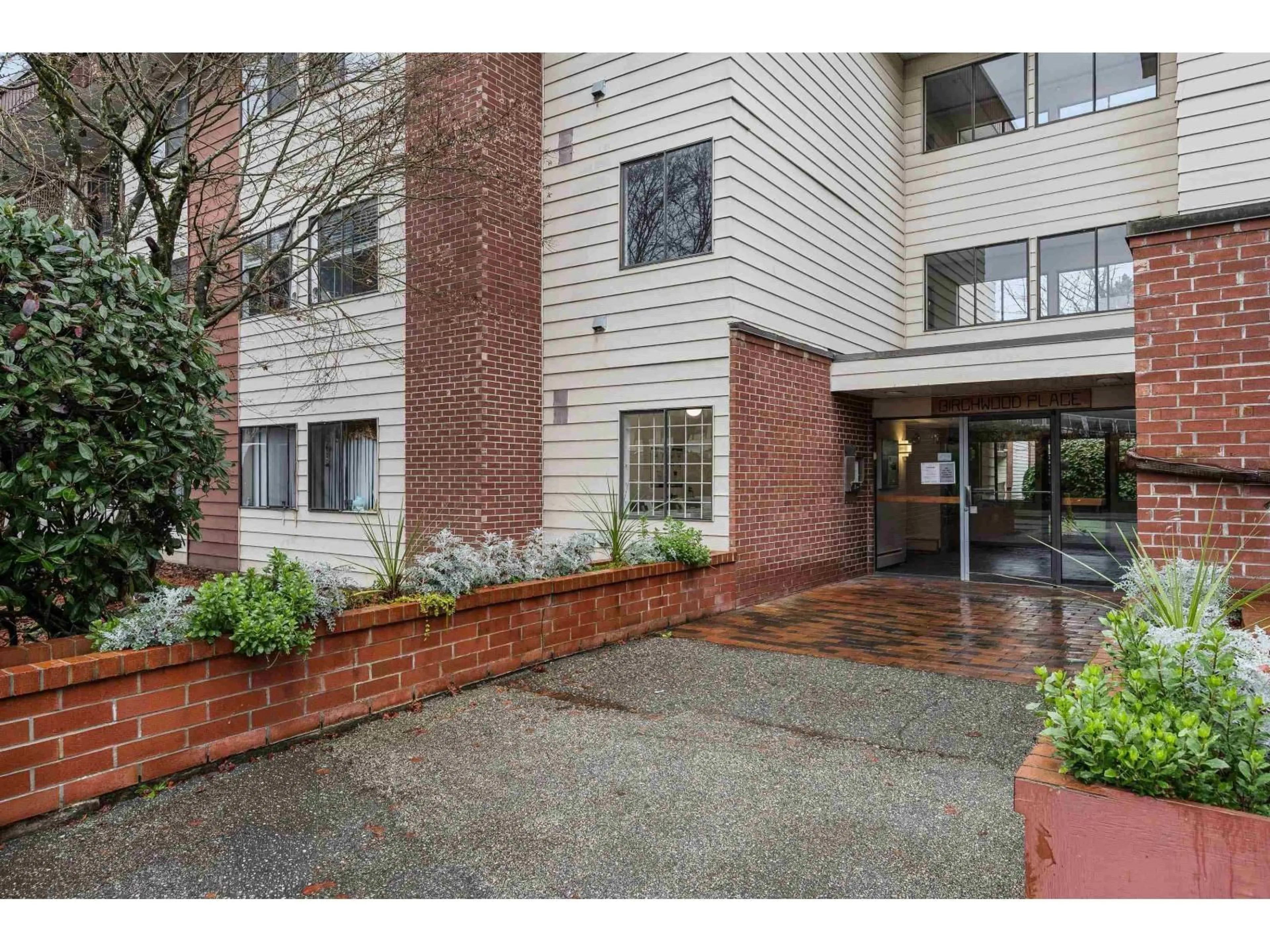 Indoor foyer for B209 - 1909 SALTON ROAD, Abbotsford British Columbia V2S5B6