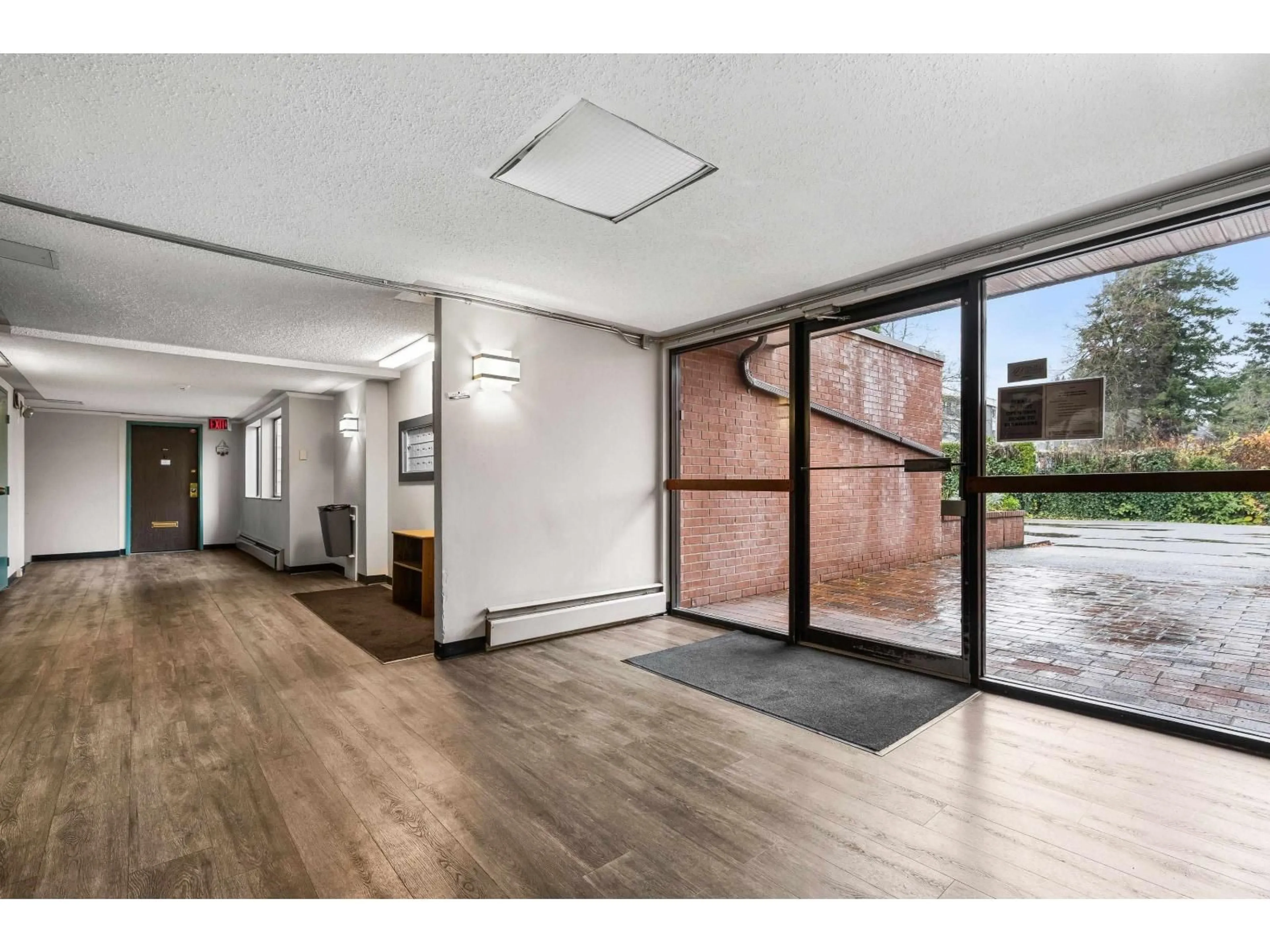 Indoor foyer for B209 - 1909 SALTON ROAD, Abbotsford British Columbia V2S5B6