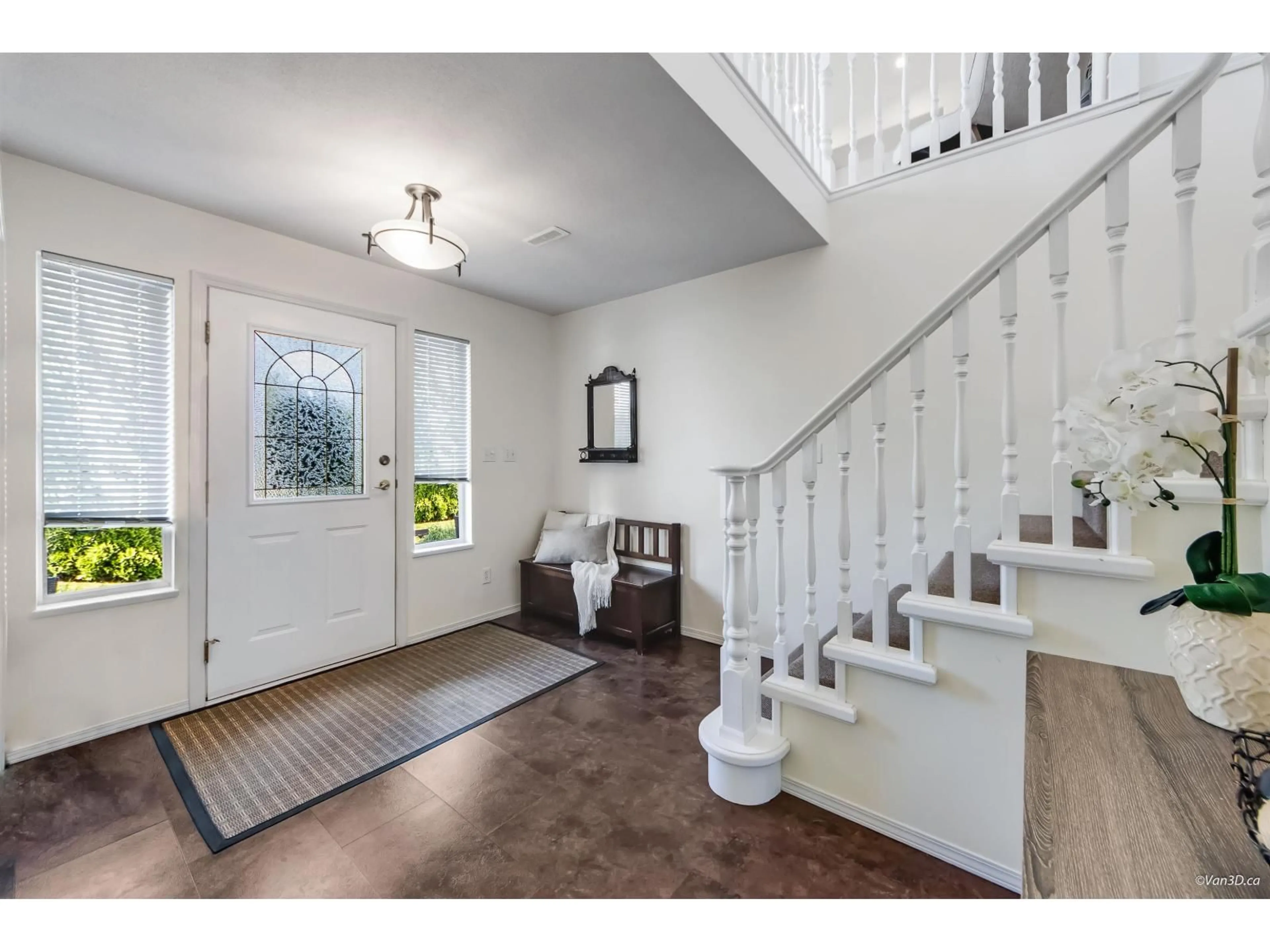Indoor entryway for 21562 51 AVENUE, Langley British Columbia V3A8V8
