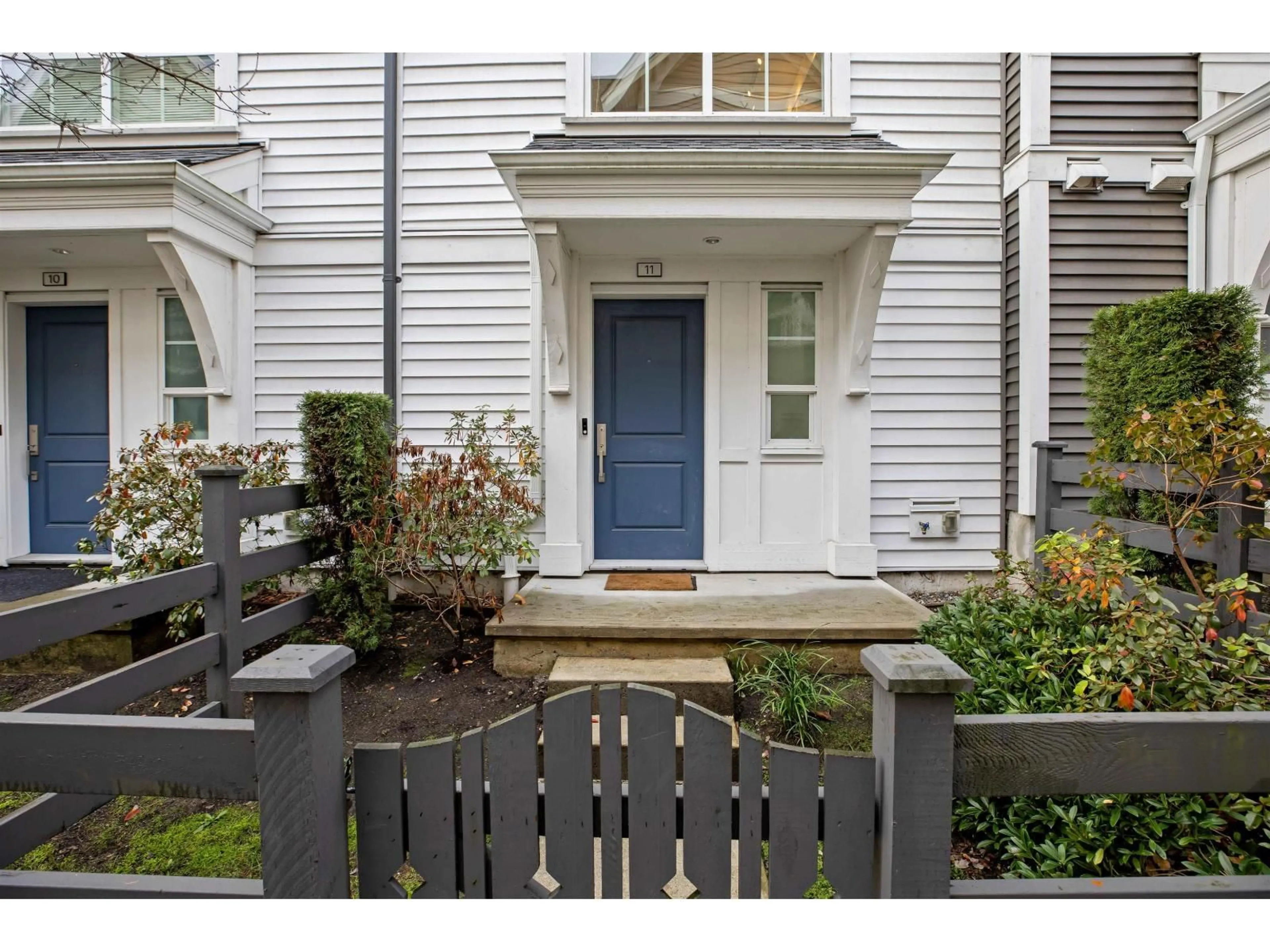 Indoor entryway for 11 - 2838 LIVINGSTONE AVENUE, Abbotsford British Columbia V2T0J1