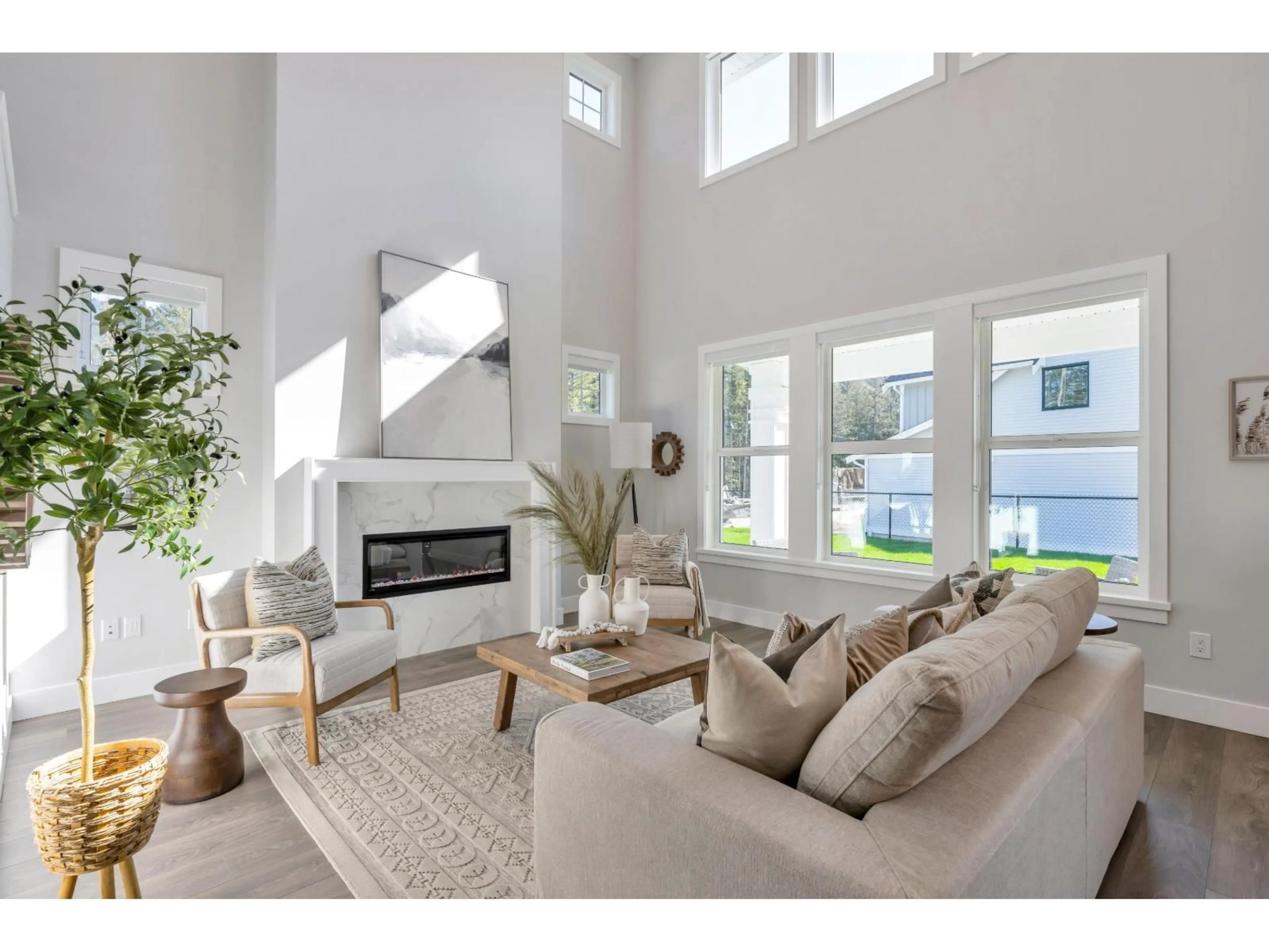 Living room with furniture, unknown for 1981 SPARROW HAWK PLACE, Agassiz British Columbia V0M1A1