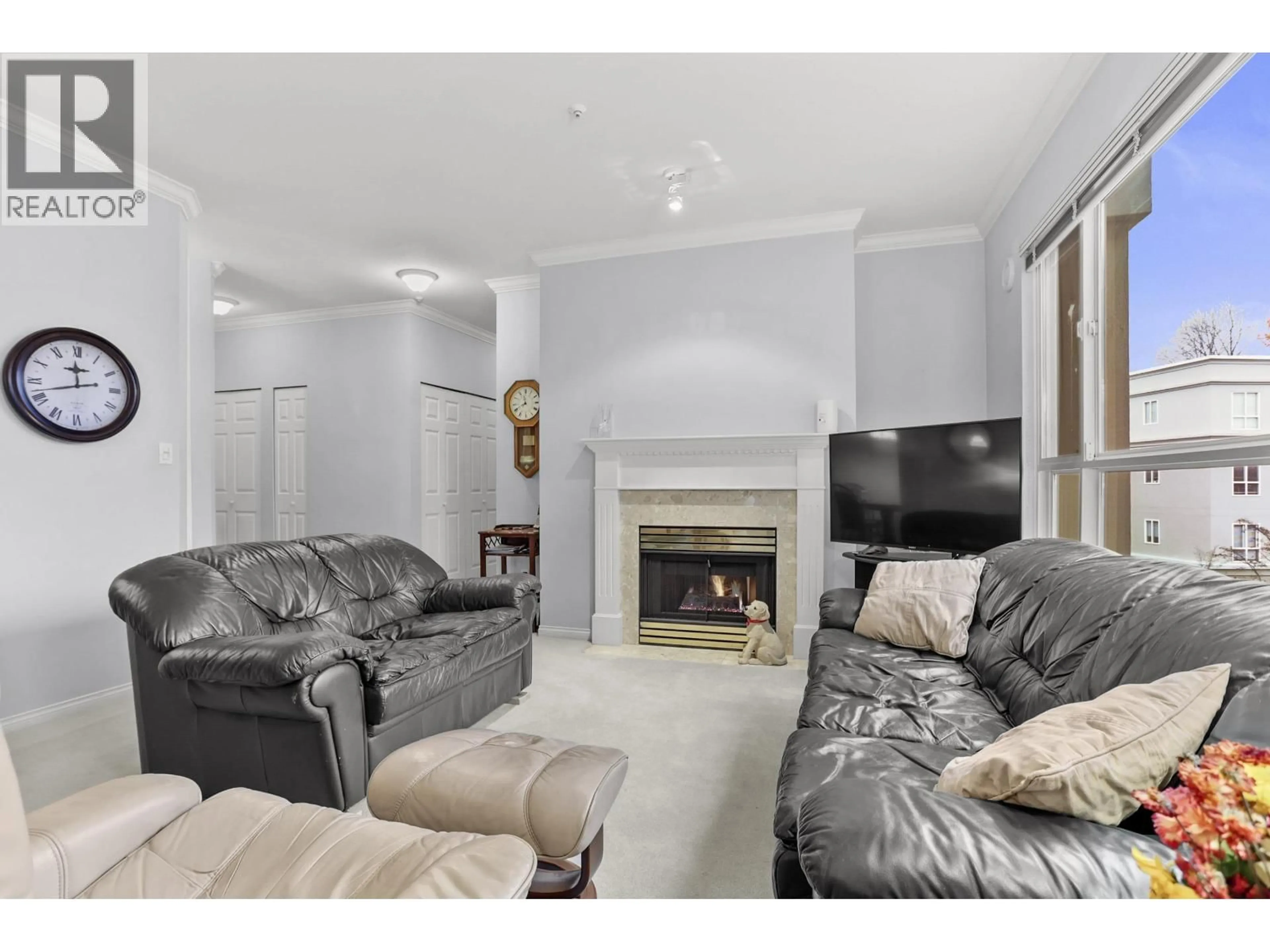 Living room with furniture, unknown for 343 - 3098 GUILDFORD WAY, Coquitlam British Columbia V3B7W8