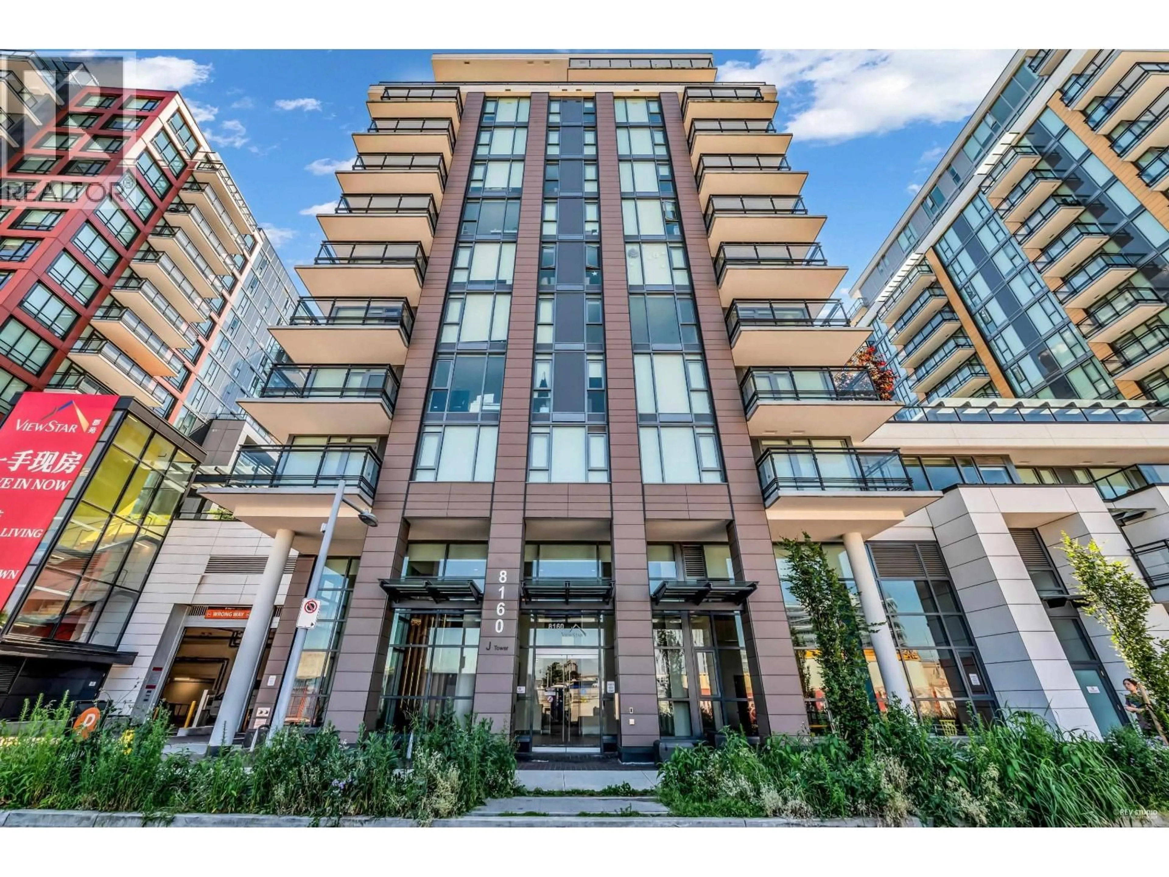 Indoor foyer for 612 - 8160 MCMYN WAY, Richmond British Columbia V6X0V2