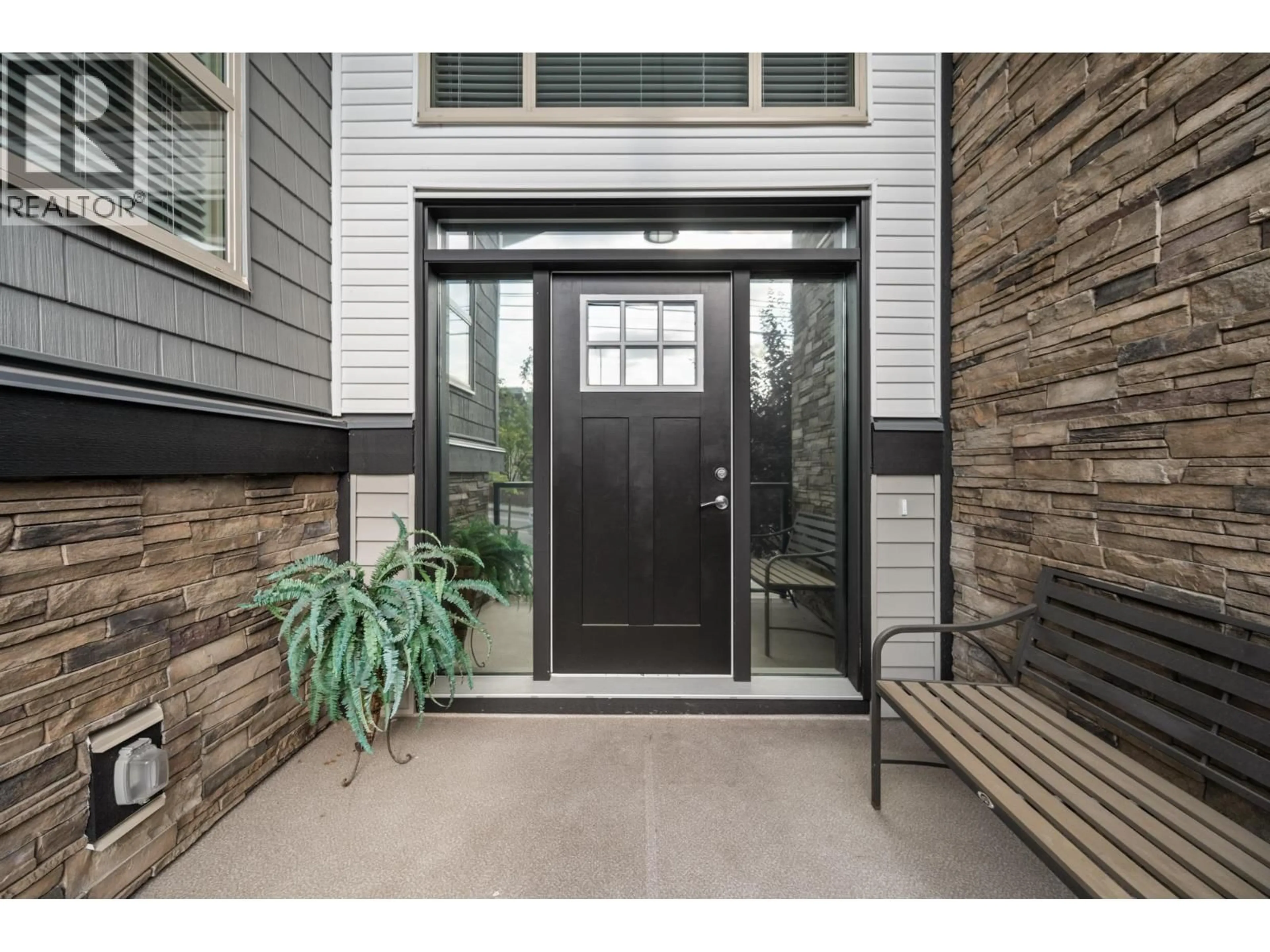 Indoor entryway for 13668 232 STREET, Maple Ridge British Columbia V4R0H1