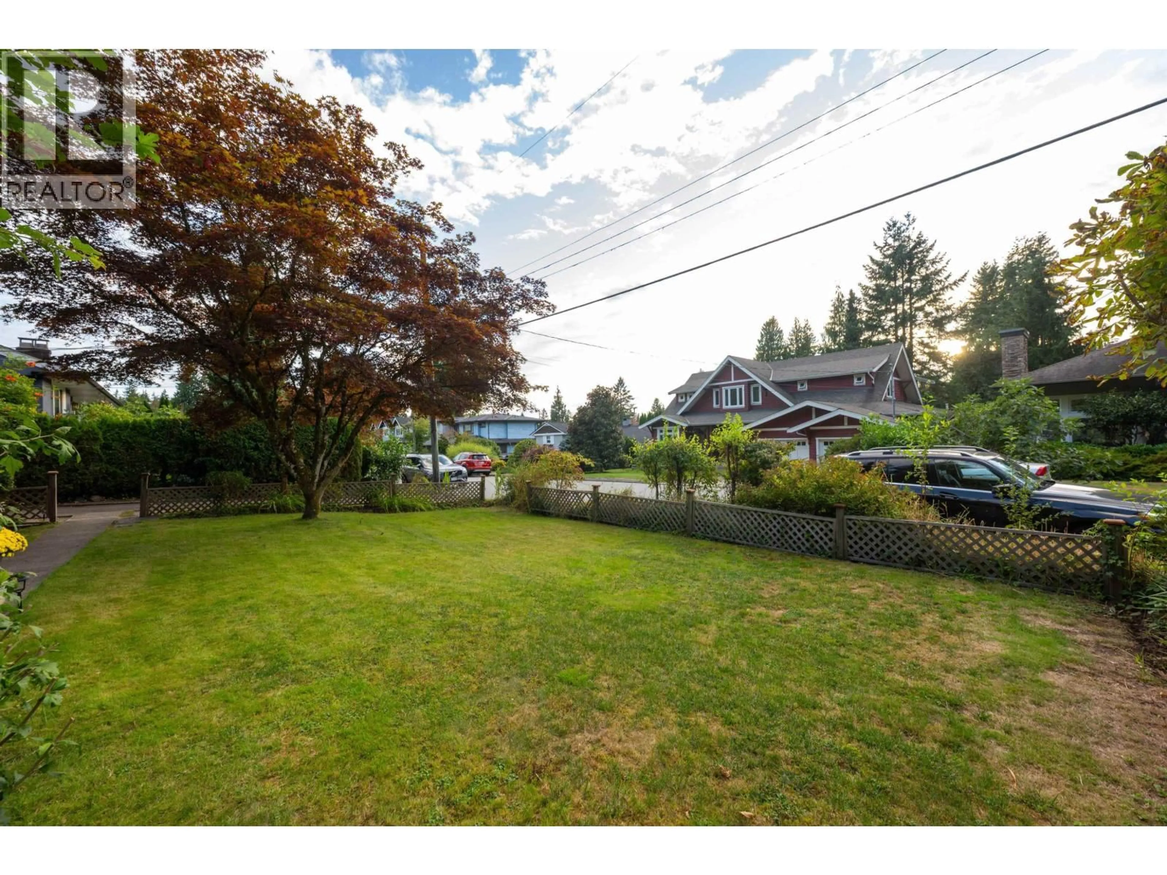 A pic from outside/outdoor area/front of a property/back of a property/a pic from drone, street for 3658 LORAINE AVENUE, North Vancouver British Columbia V7R4B8