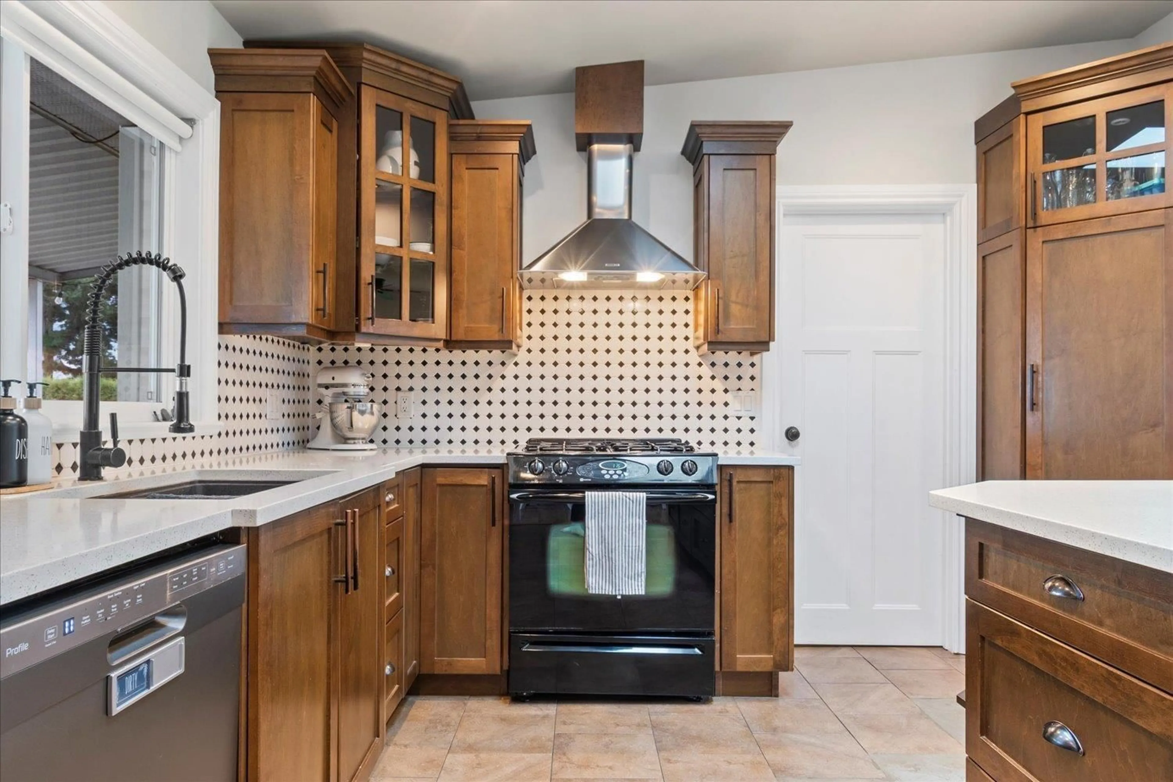 Standard kitchen, ceramic/tile floor for 5844 BLACKBURN ROAD, Chilliwack British Columbia V2R4N9