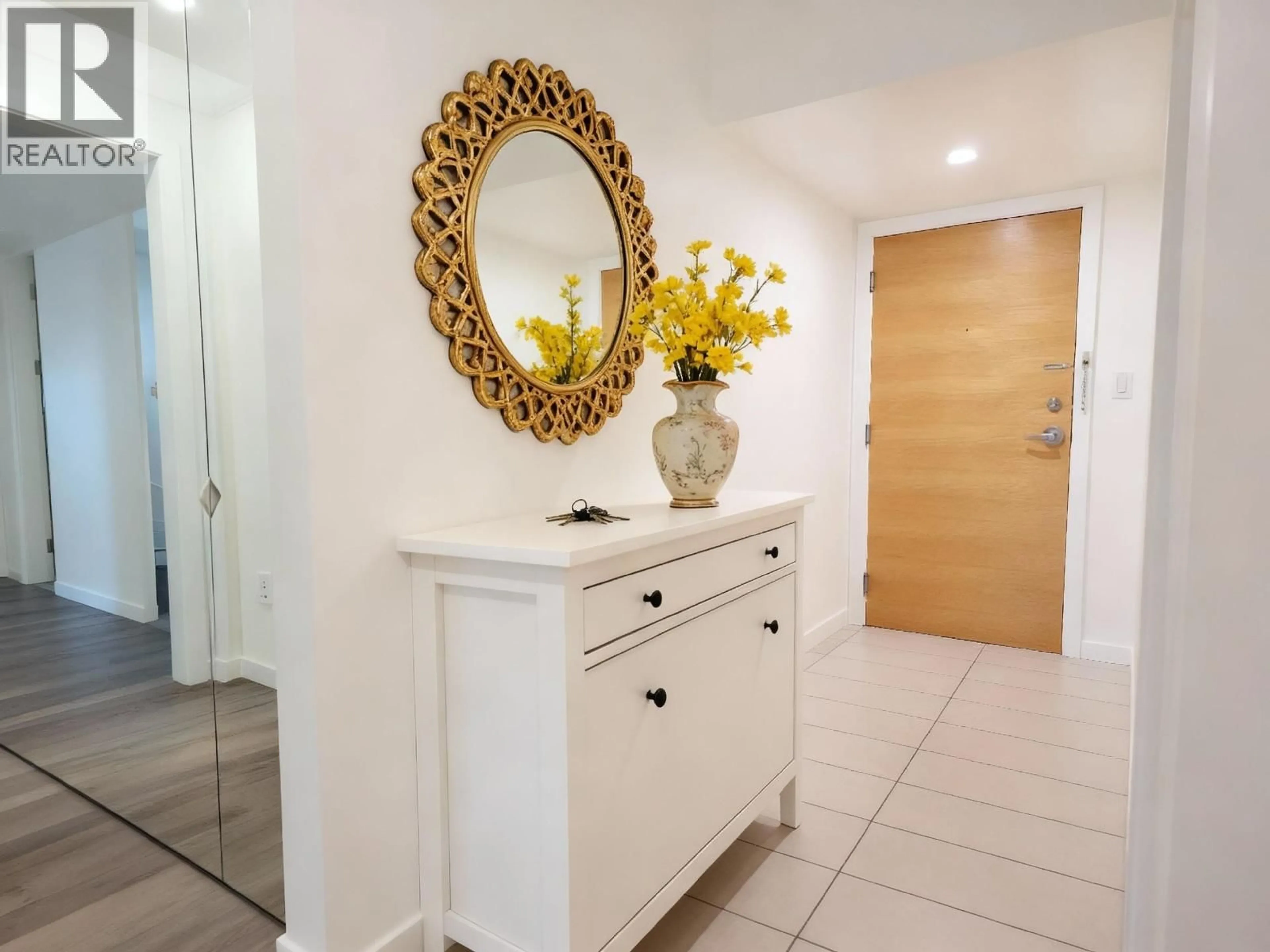 Indoor entryway for 1207 - 7888 SABA ROAD, Richmond British Columbia V6Y0A2