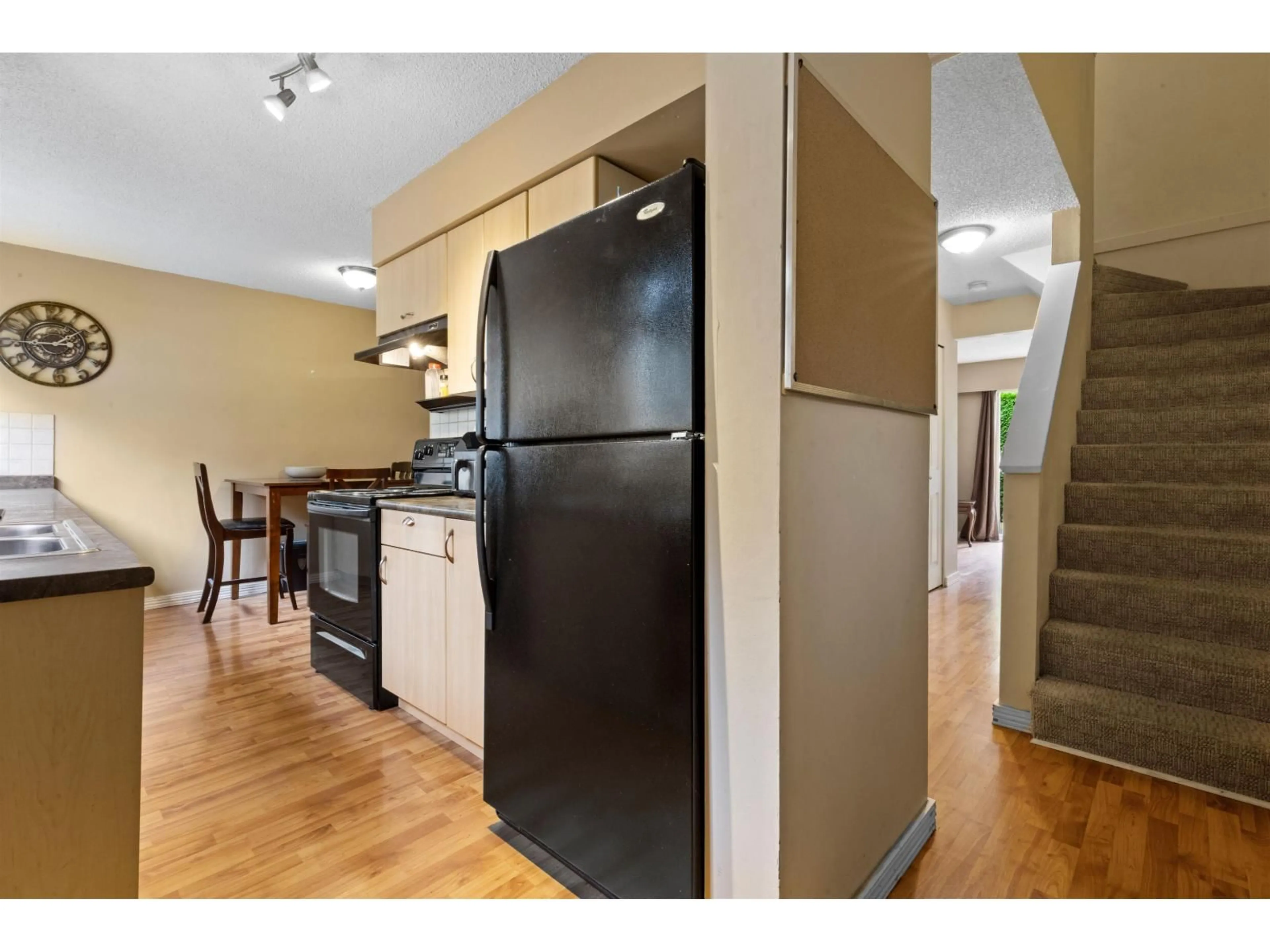 Standard kitchen, wood/laminate floor for 75 - 45185 WOLFE ROAD, Chilliwack British Columbia V2P1V5