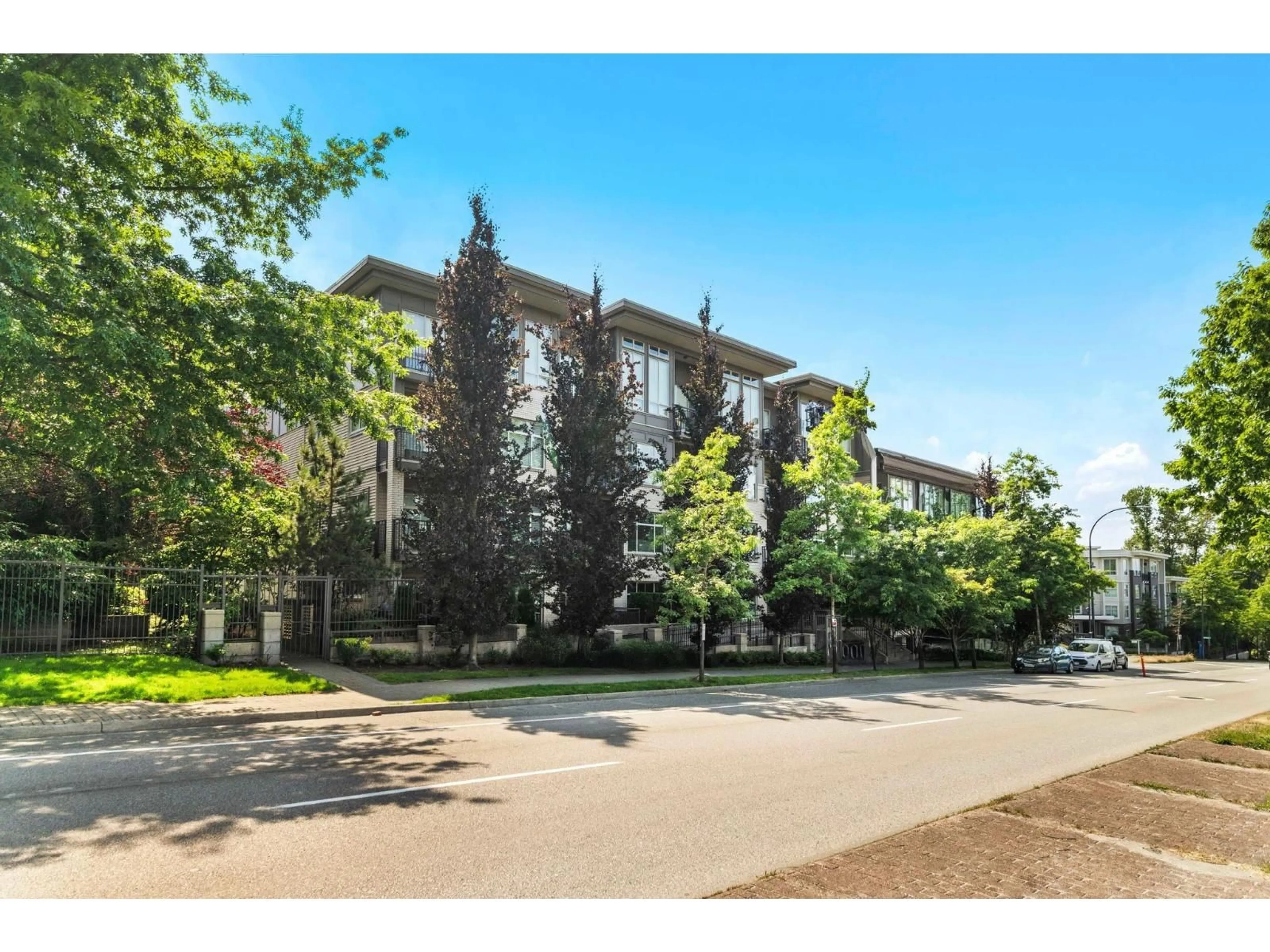 Unknown for 405 - 13468 KING GEORGE BOULEVARD, Surrey British Columbia V3T0B5