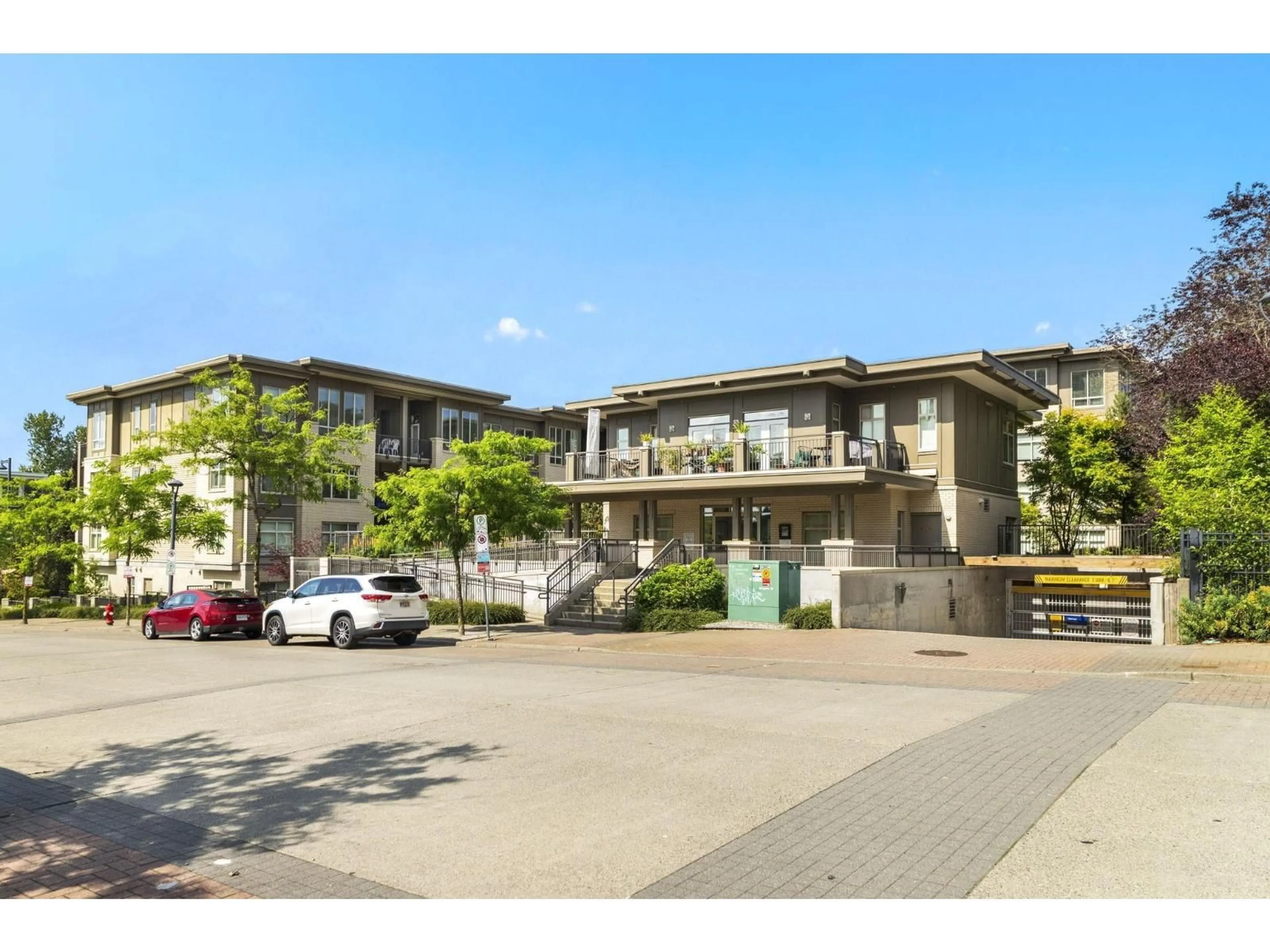 Unknown for 405 - 13468 KING GEORGE BOULEVARD, Surrey British Columbia V3T0B5