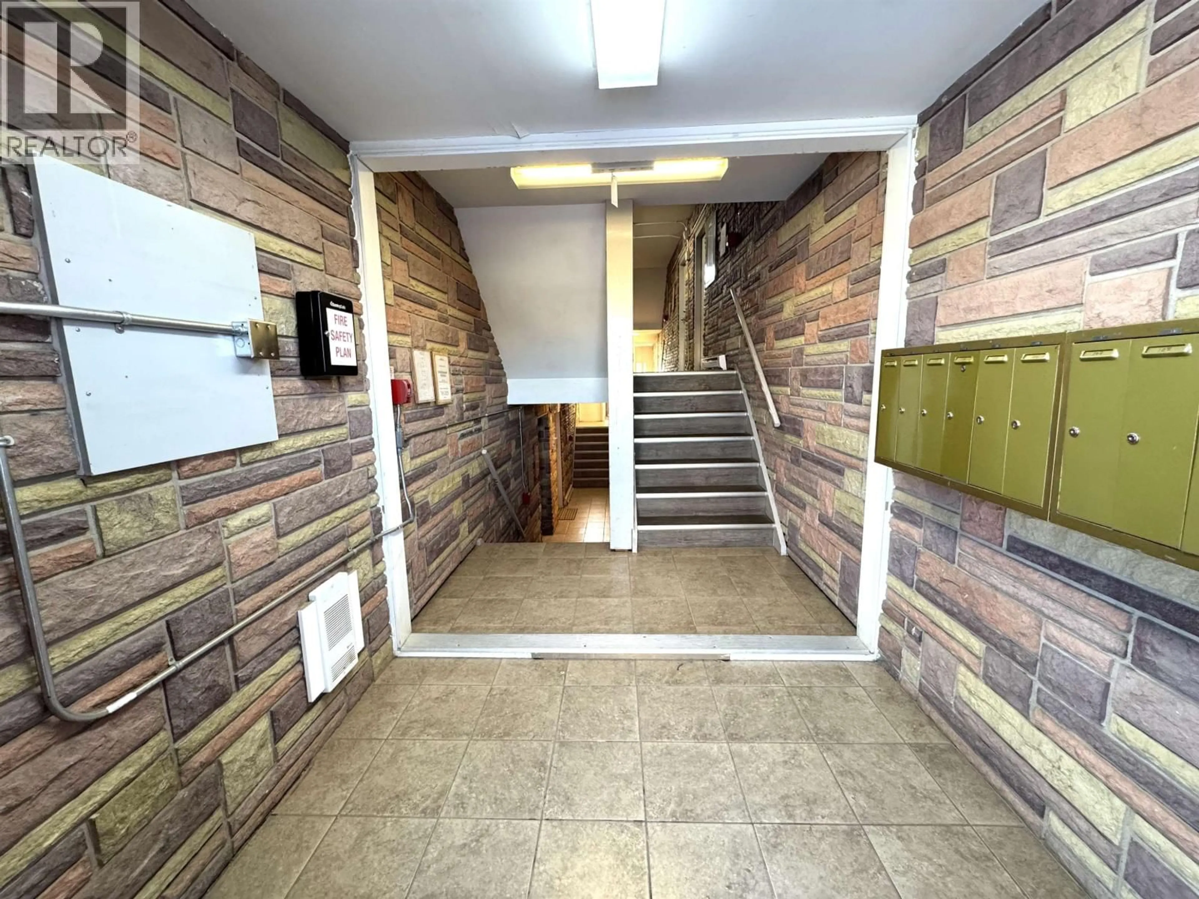 Indoor foyer for 105 - 9807 104 AVENUE, Fort St. John British Columbia V1J2K4