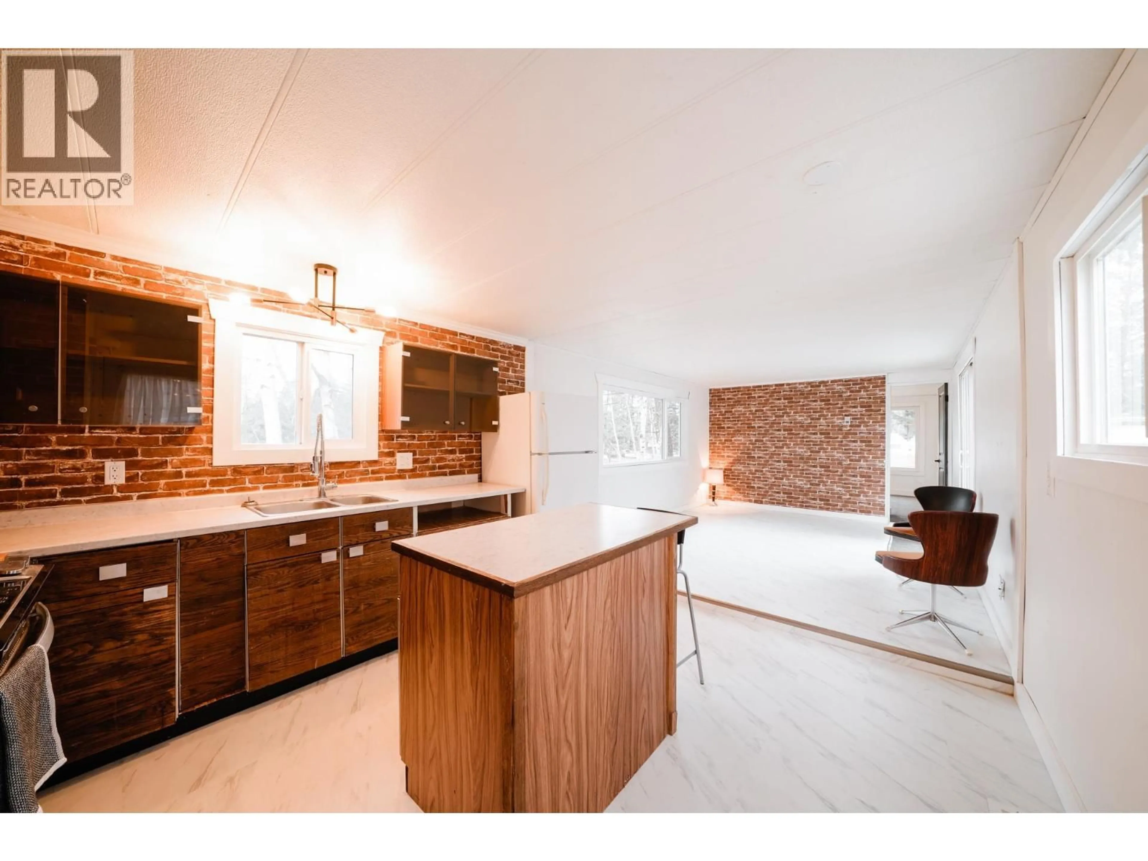 Contemporary bathroom, ceramic/tile floor for 226 - 1427 DOG CREEK ROAD, Williams Lake British Columbia V2G3H3