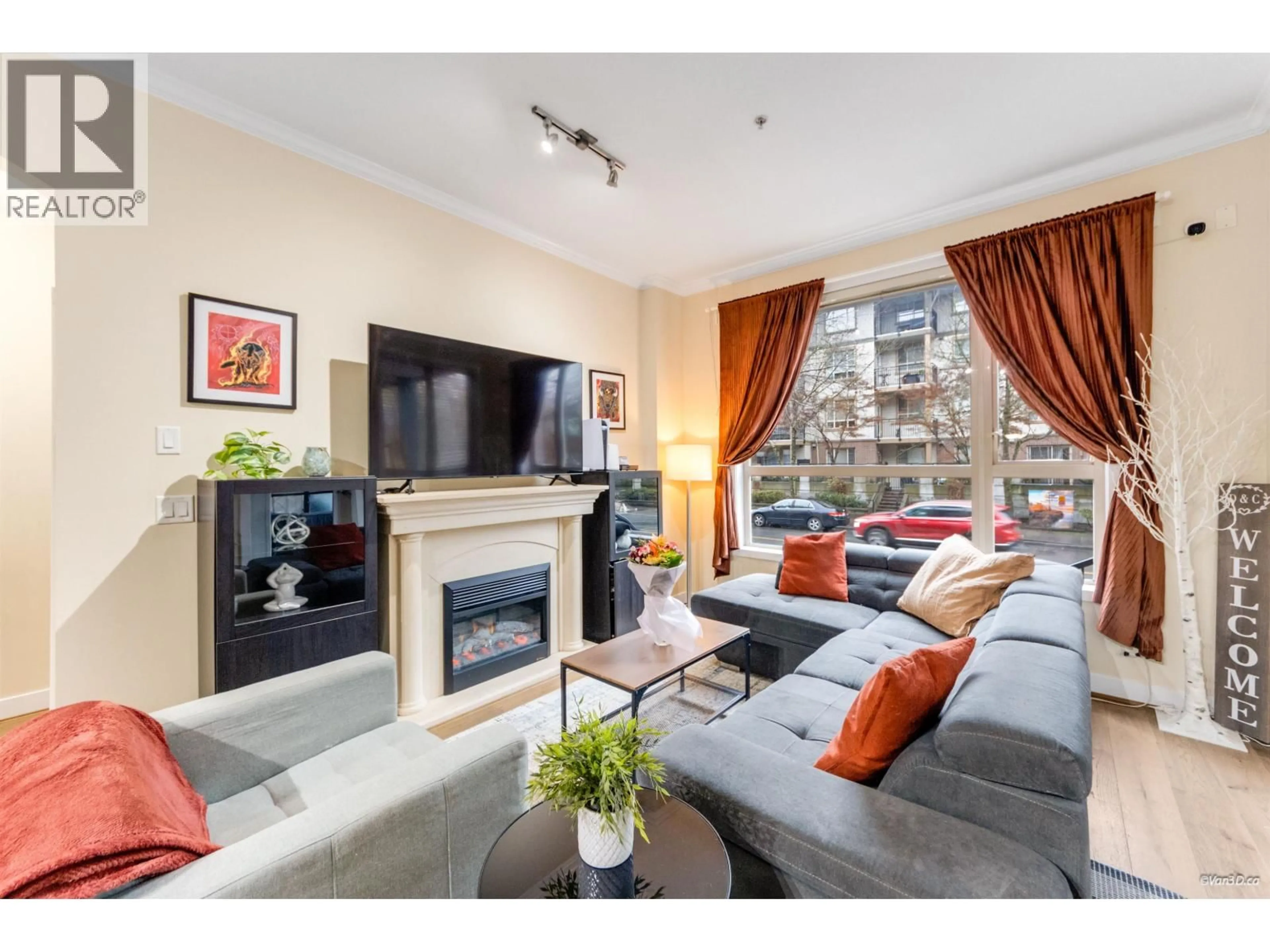 Living room with furniture, unknown for 103 - 2628 MAPLE STREET, Port Coquitlam British Columbia V3C0E2