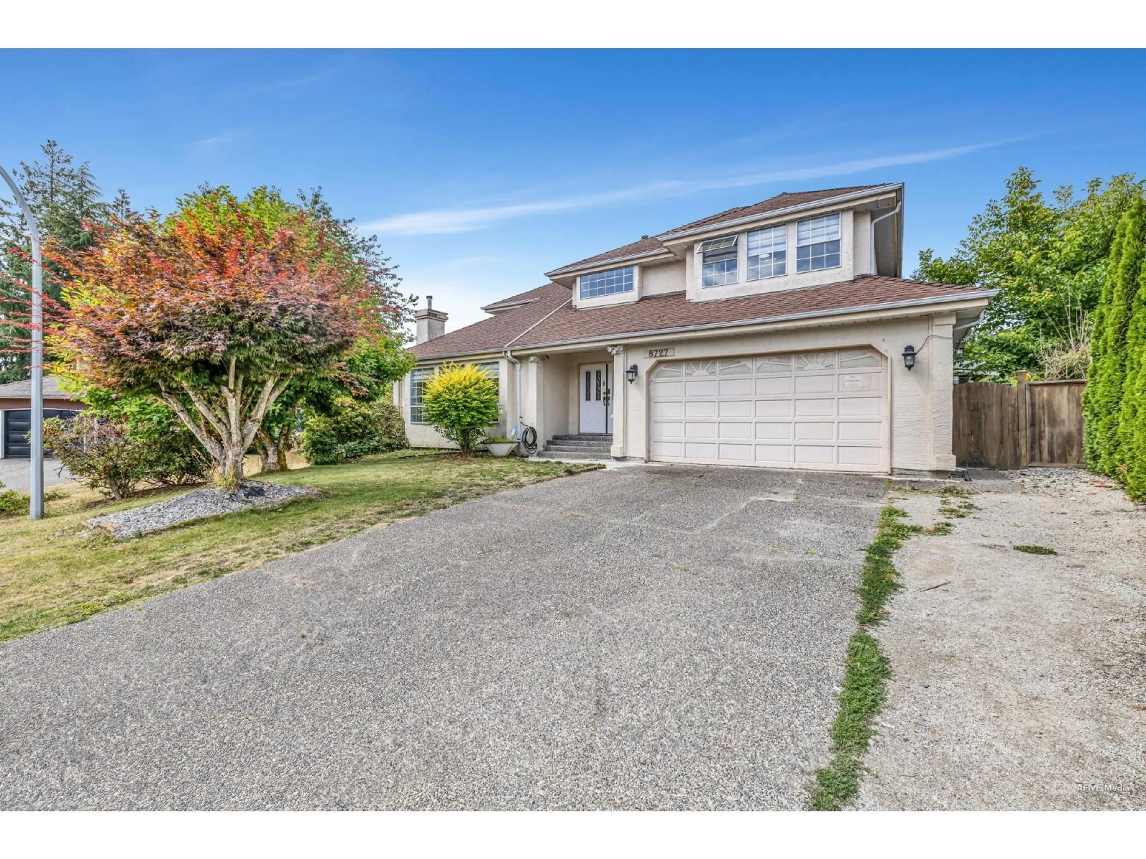 A pic from outside/outdoor area/front of a property/back of a property/a pic from drone, street for 8727 142A STREET, Surrey British Columbia V3W4G4