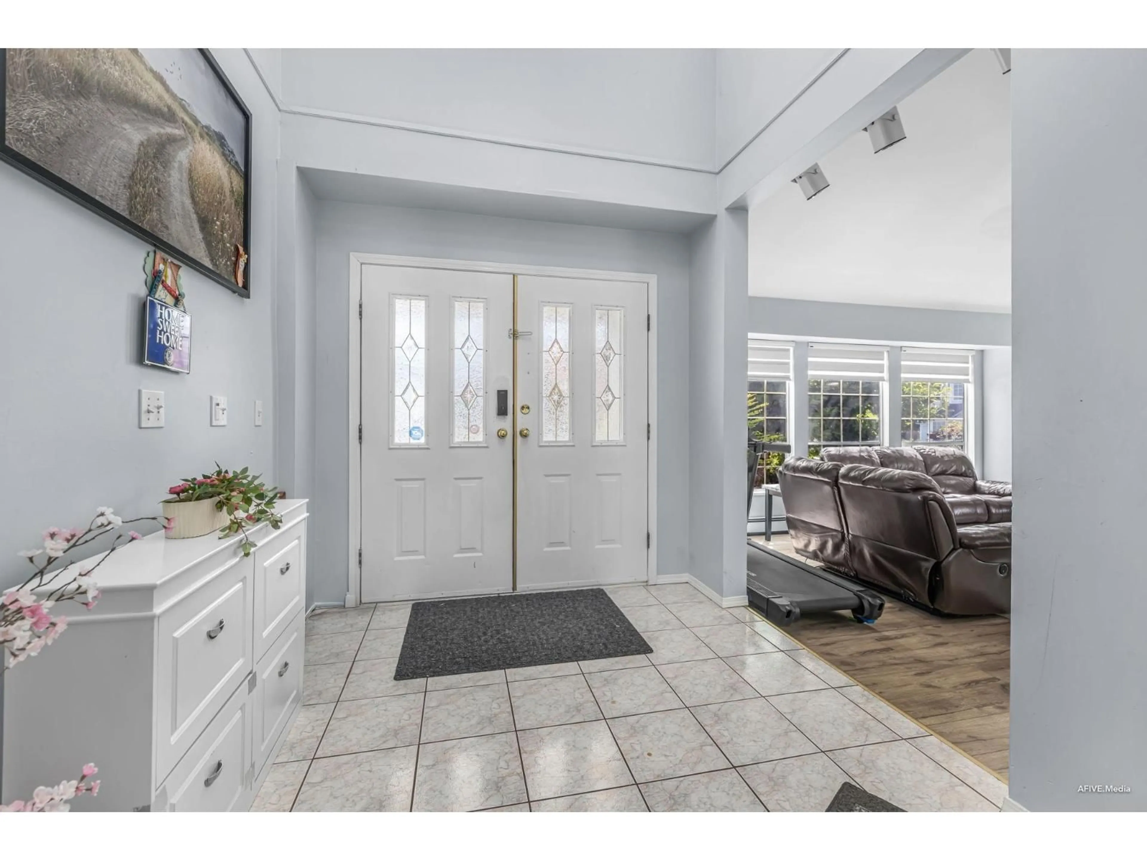 Indoor entryway for 8727 142A STREET, Surrey British Columbia V3W4G4