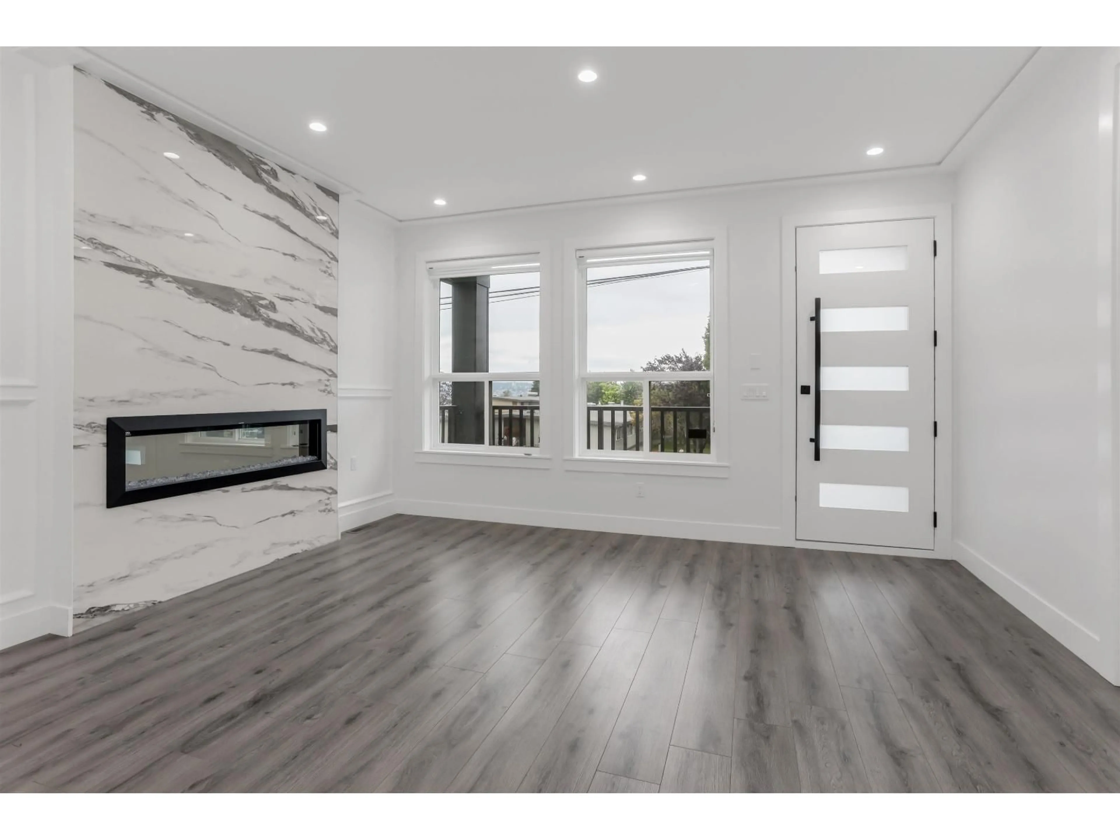 Unknown for 13762 112 AVENUE, Surrey British Columbia V3R2G3