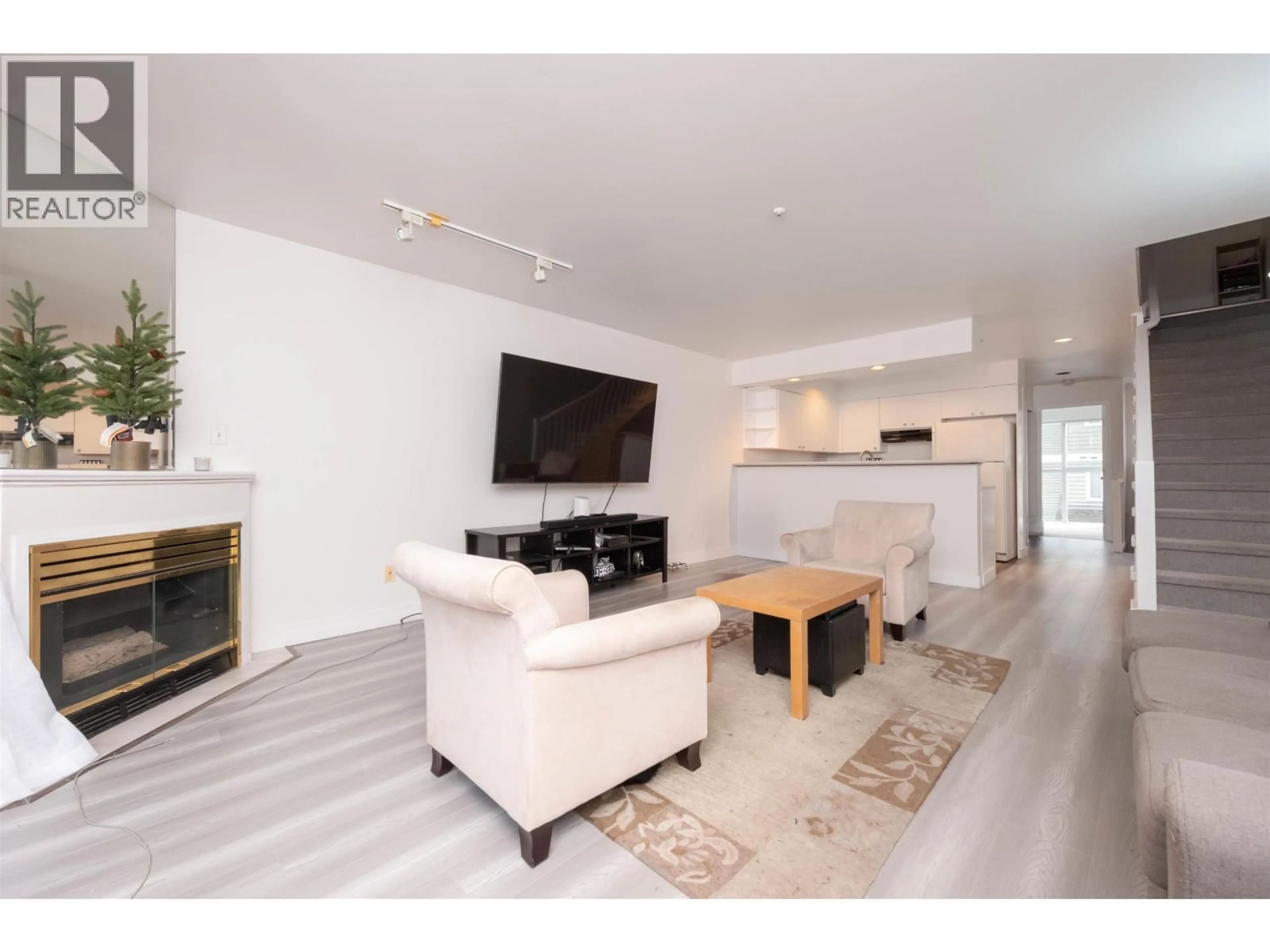 Living room with furniture, unknown for 3371 FIELDSTONE AVENUE, Vancouver British Columbia V5S4R9