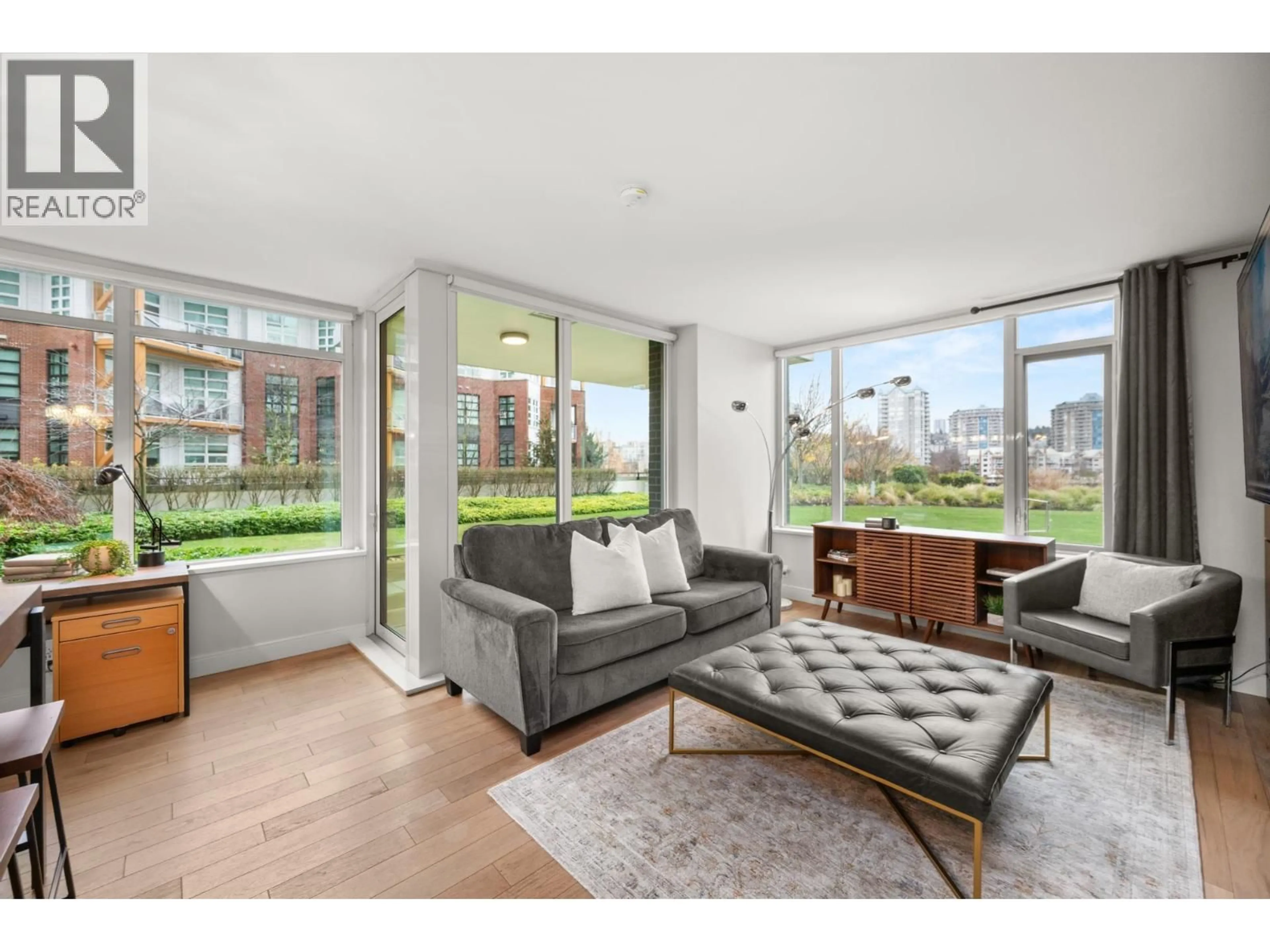 Living room with furniture, unknown for 204 - 210 SALTER STREET, New Westminster British Columbia V3M0J9