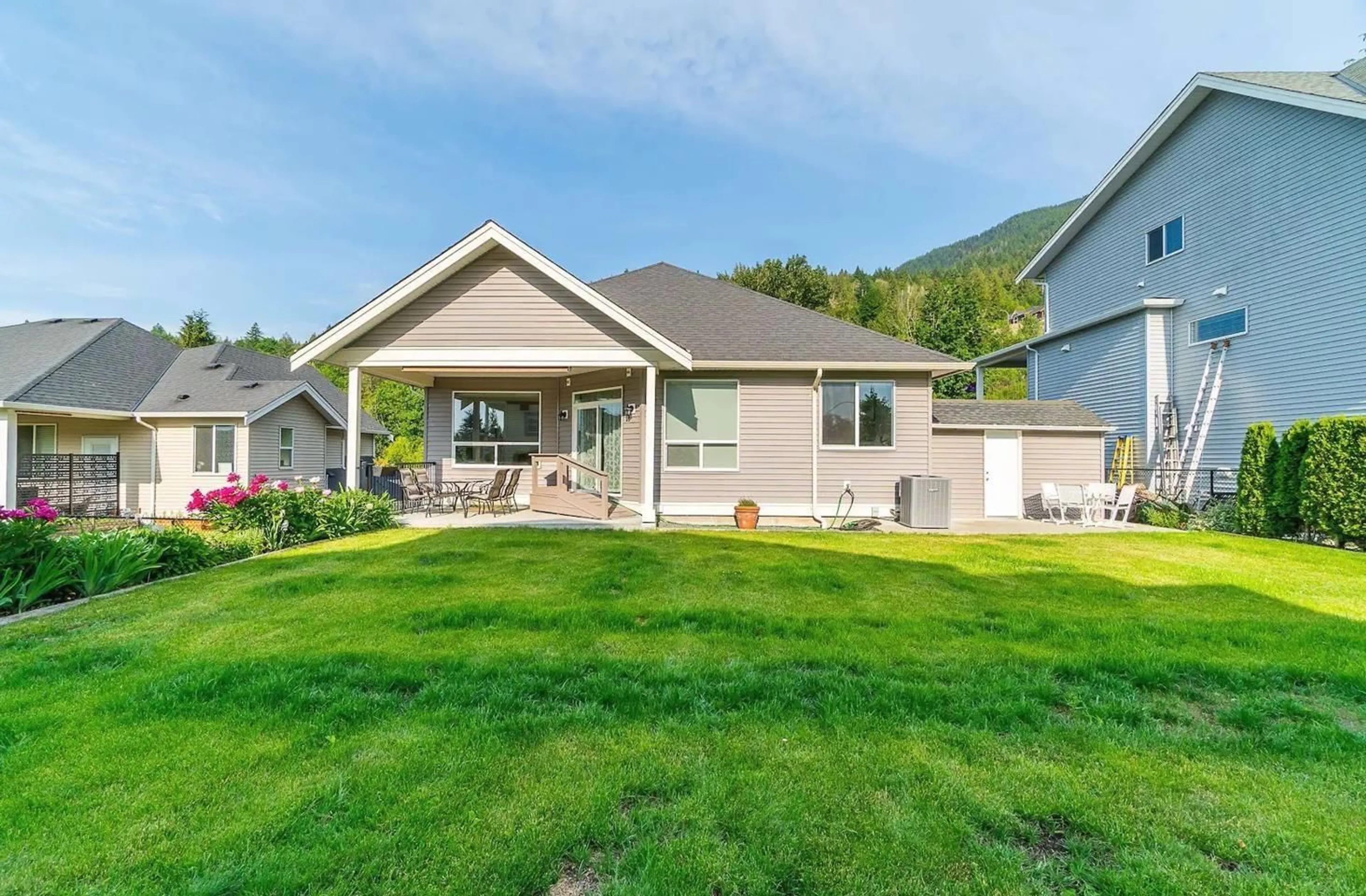 Home with vinyl exterior material, unknown for 7371 RAMSAY PLACE, Chilliwack British Columbia V4Z0C4