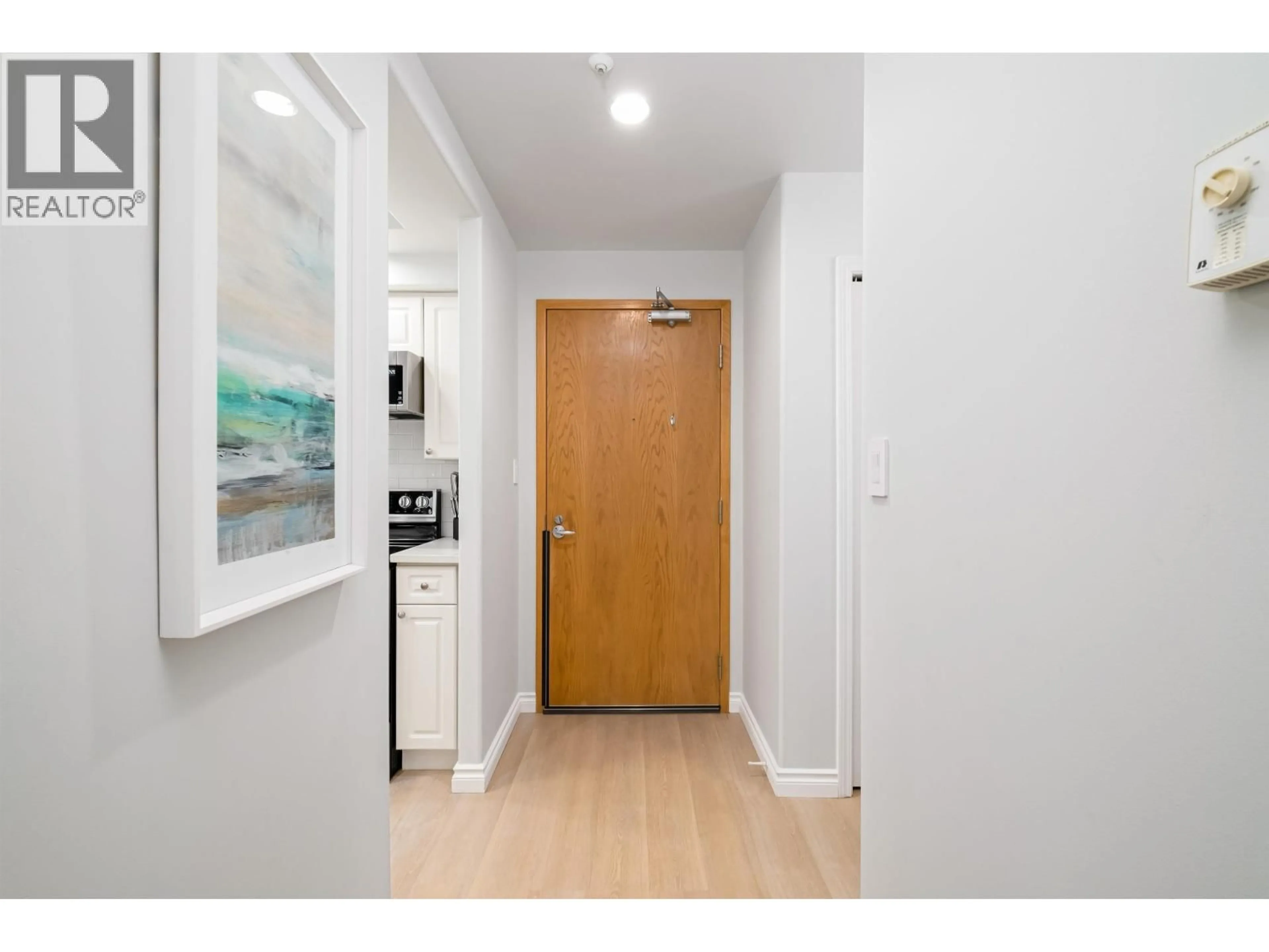 Indoor entryway for 1105 - 1383 HOWE STREET, Vancouver British Columbia V6Z2R5
