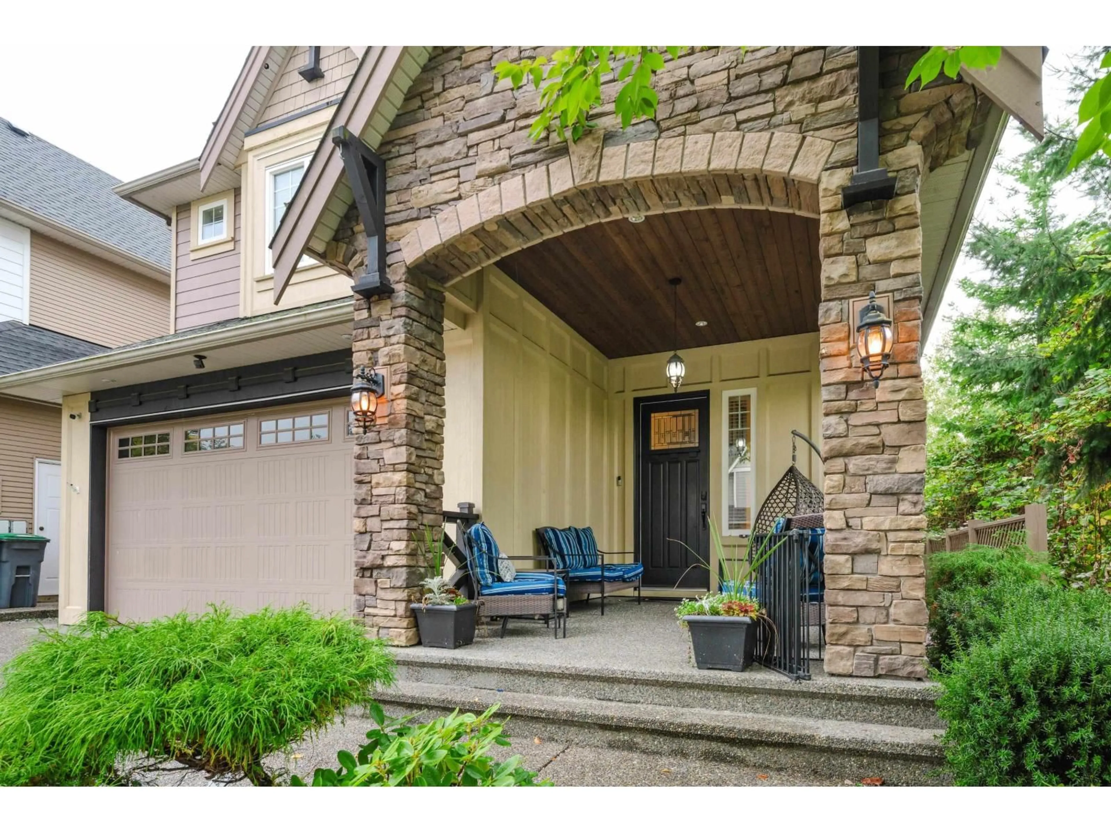 Indoor entryway for 8121 210A STREET, Langley British Columbia V2Y0K2