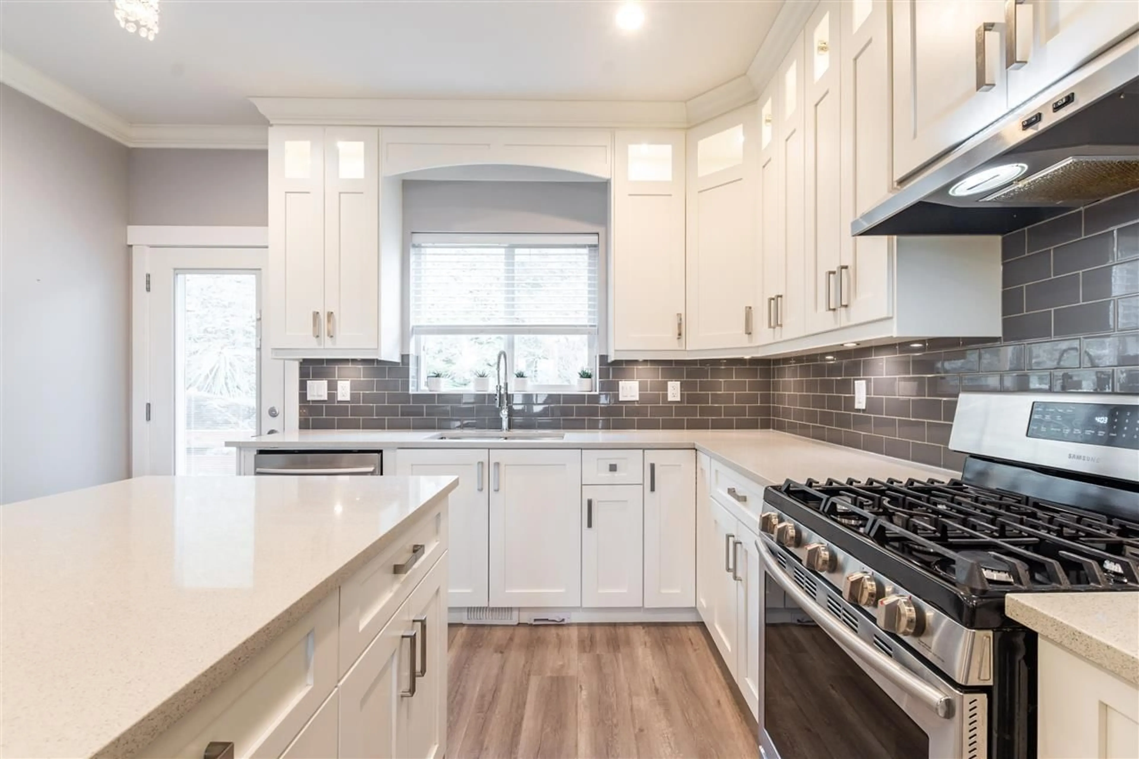 Open concept kitchen, ceramic/tile floor for 46874 SYLVAN DRIVE, Chilliwack British Columbia V2R0J8