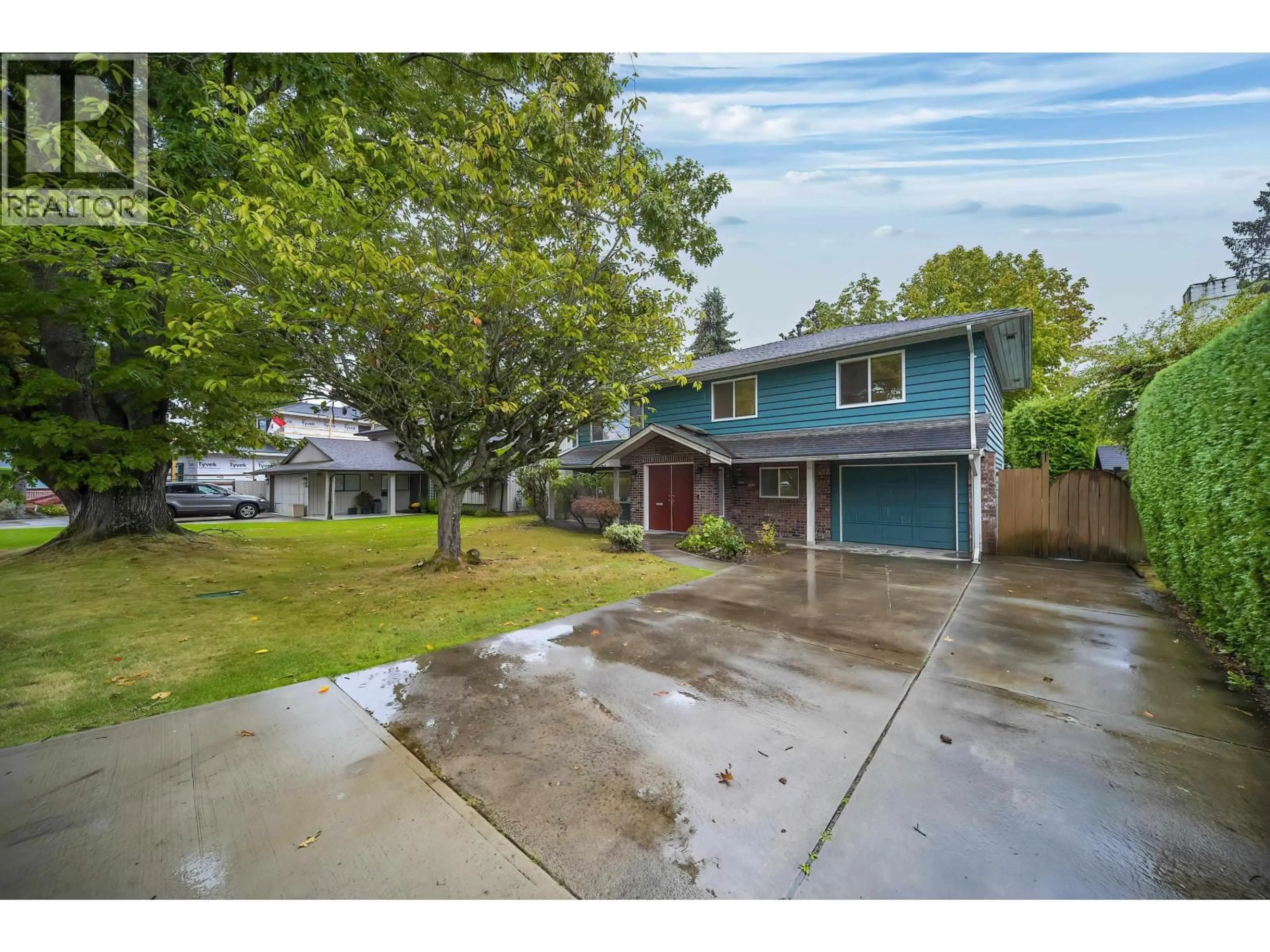 A pic from outside/outdoor area/front of a property/back of a property/a pic from drone, street for 11700 KINGFISHER DRIVE, Richmond British Columbia V7E3N7